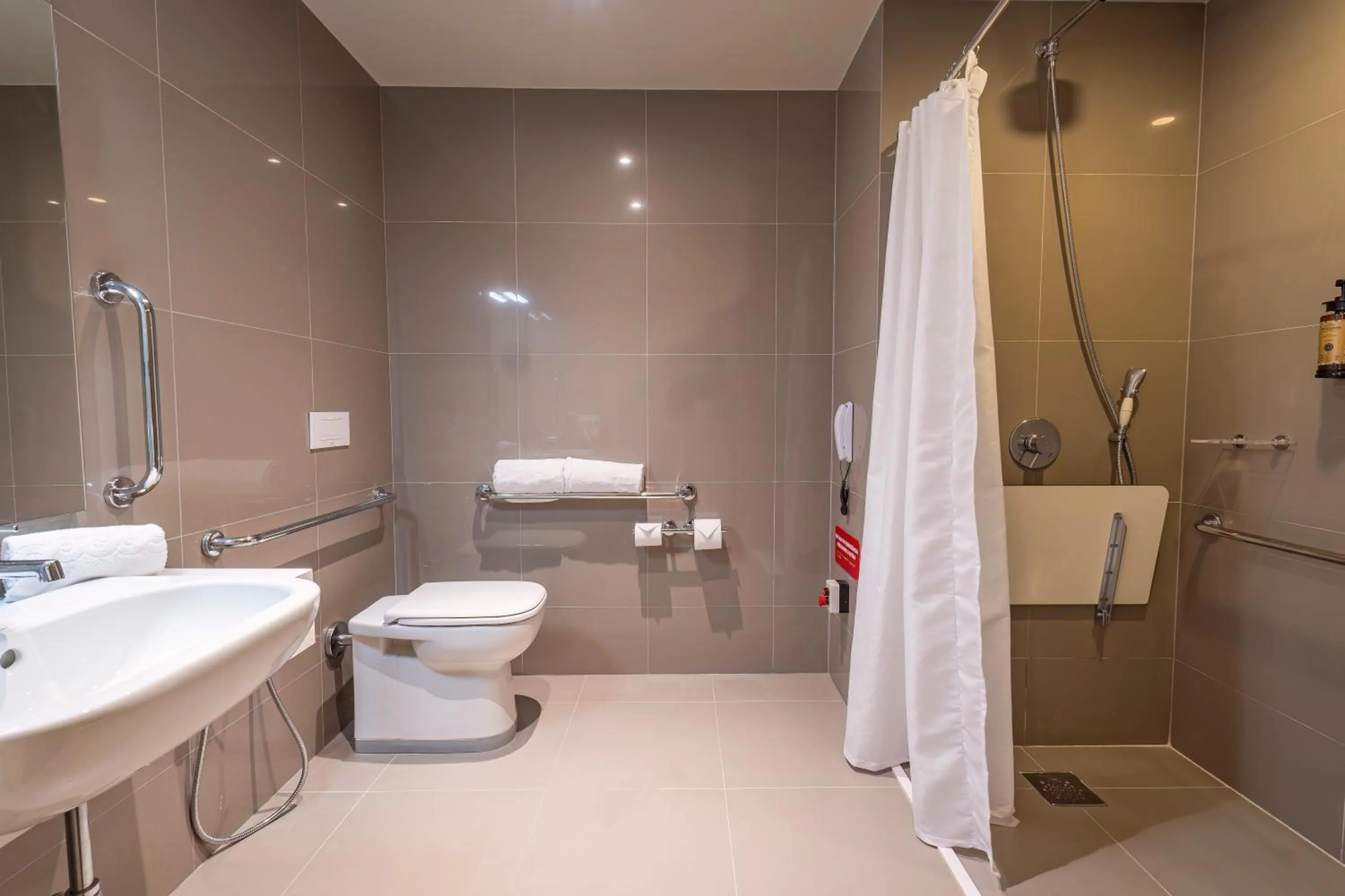 Bathroom in Novotel Curitiba Batel