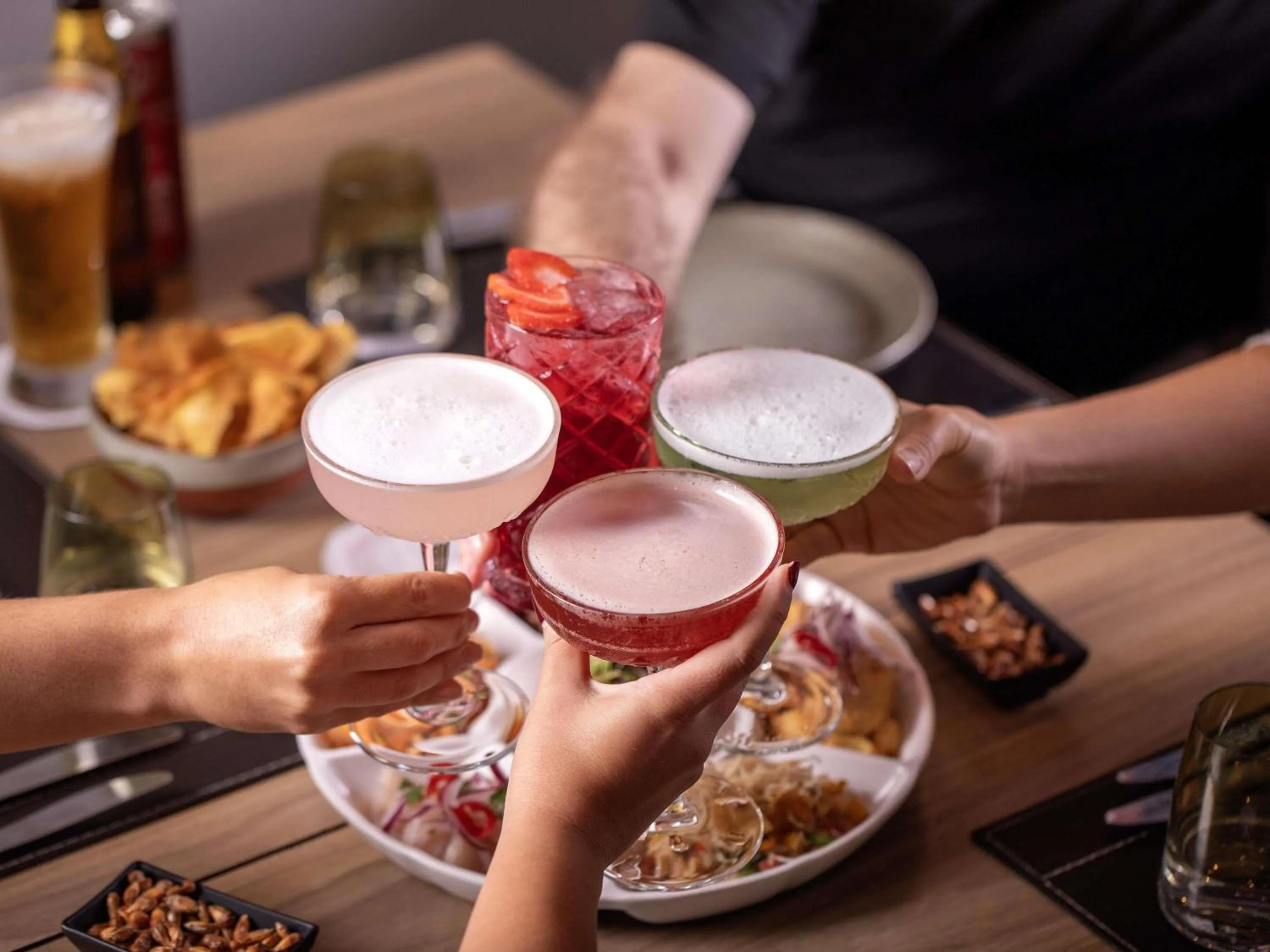 Lounge or bar in Novotel Curitiba Batel