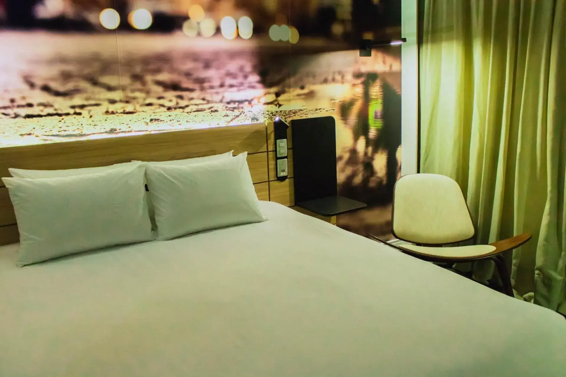 Double Room - single occupancy - Disability Access in Novotel Curitiba Batel Double Room - single occupancy - Disability Access in Novotel Curitiba Batel