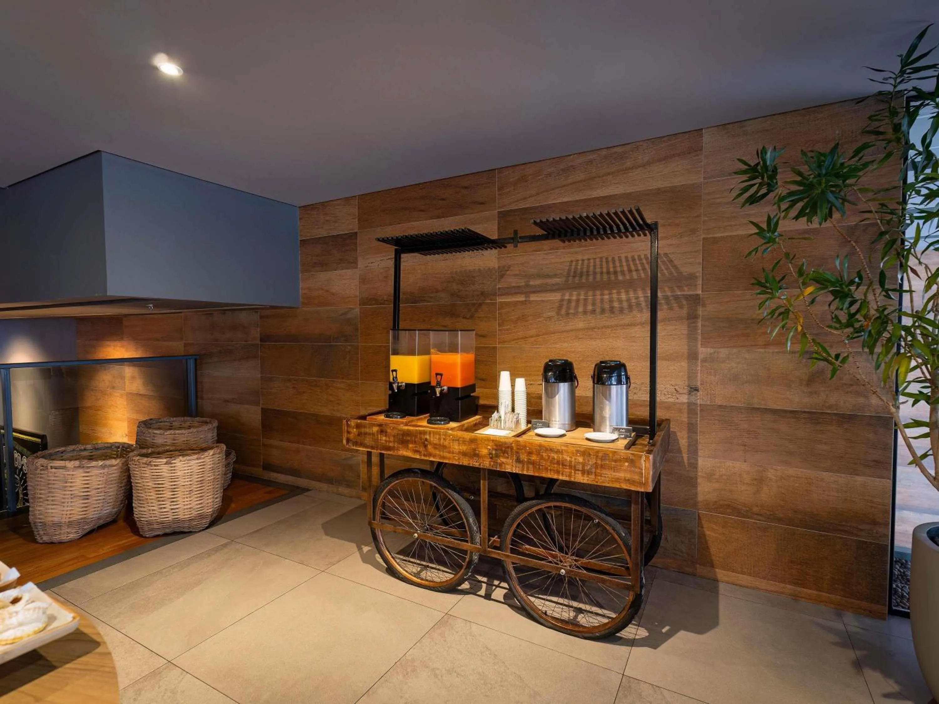 Meeting/conference room in Novotel Curitiba Batel