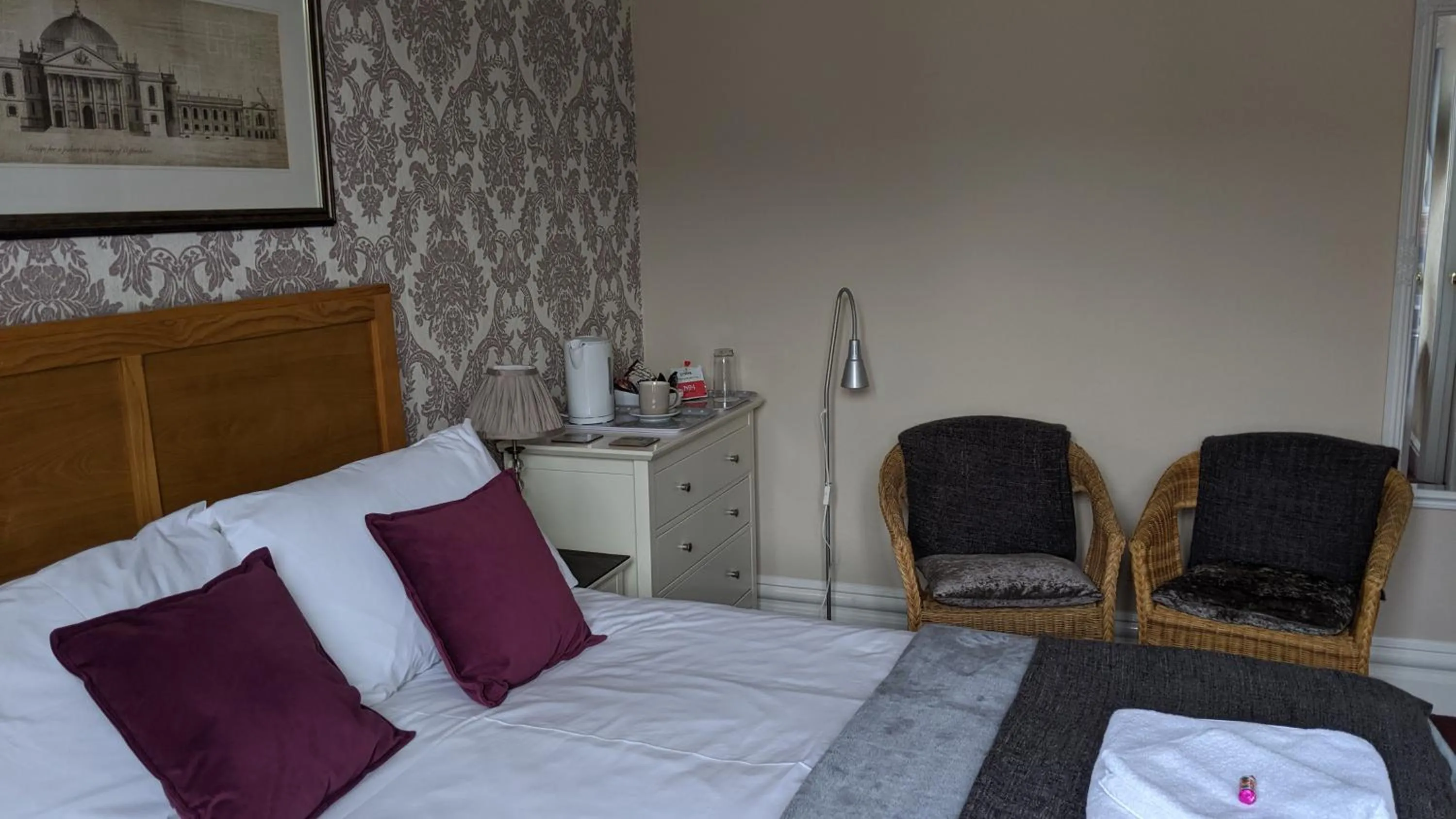 Bed in Alexander Lodge