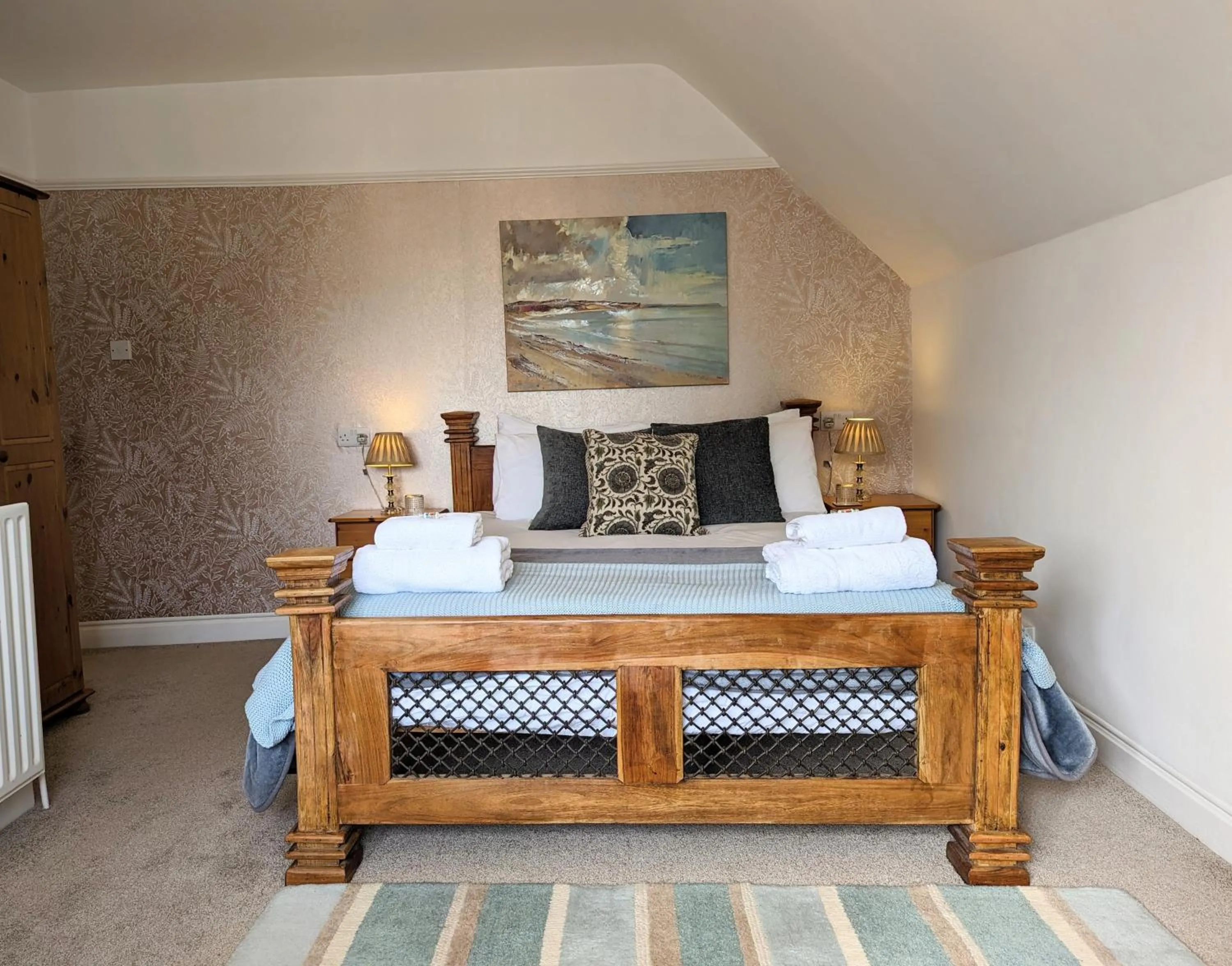 Bed in Alexander Lodge