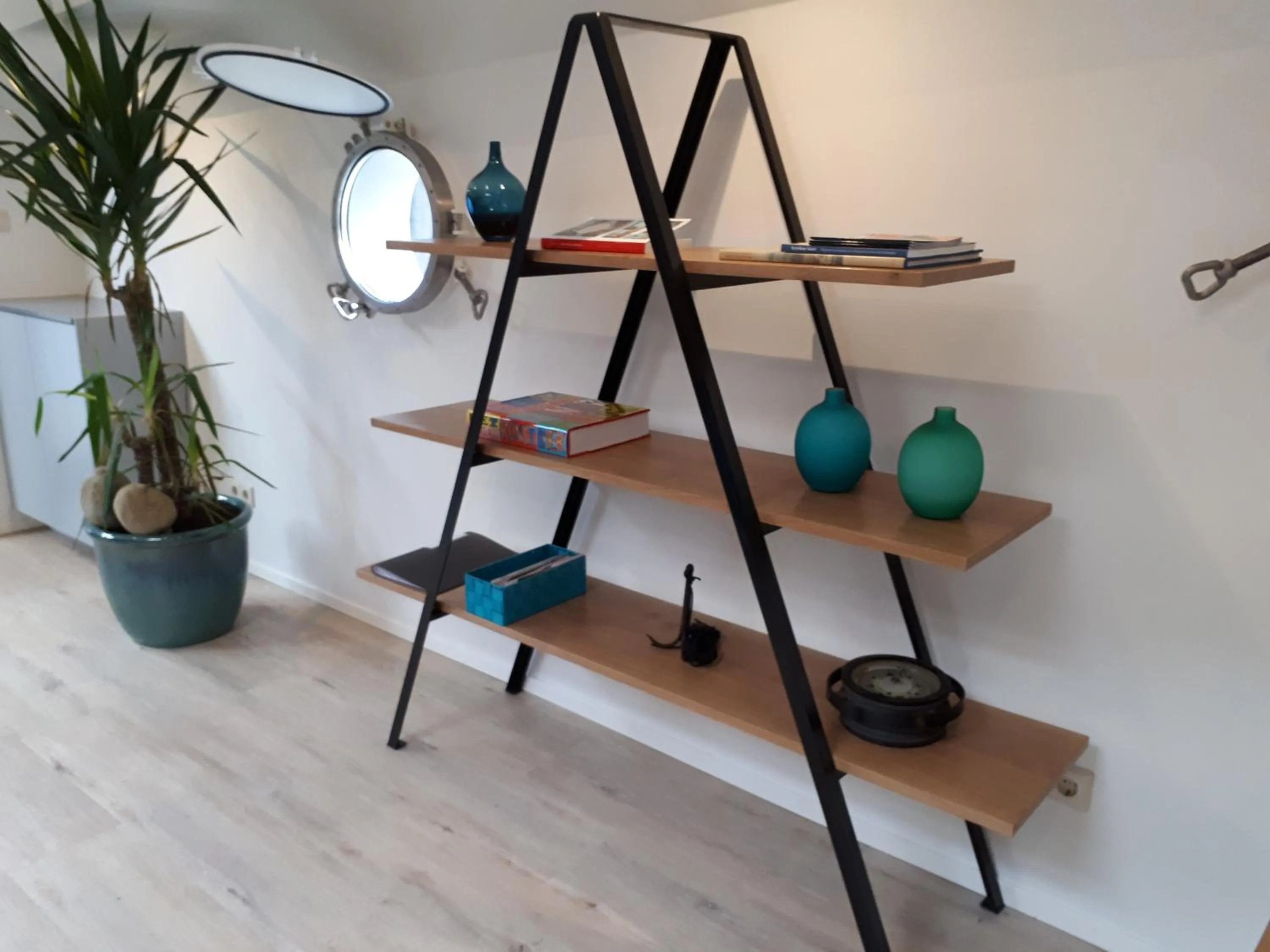 Communal lounge/ TV room in Boat Rooms on Water b&b