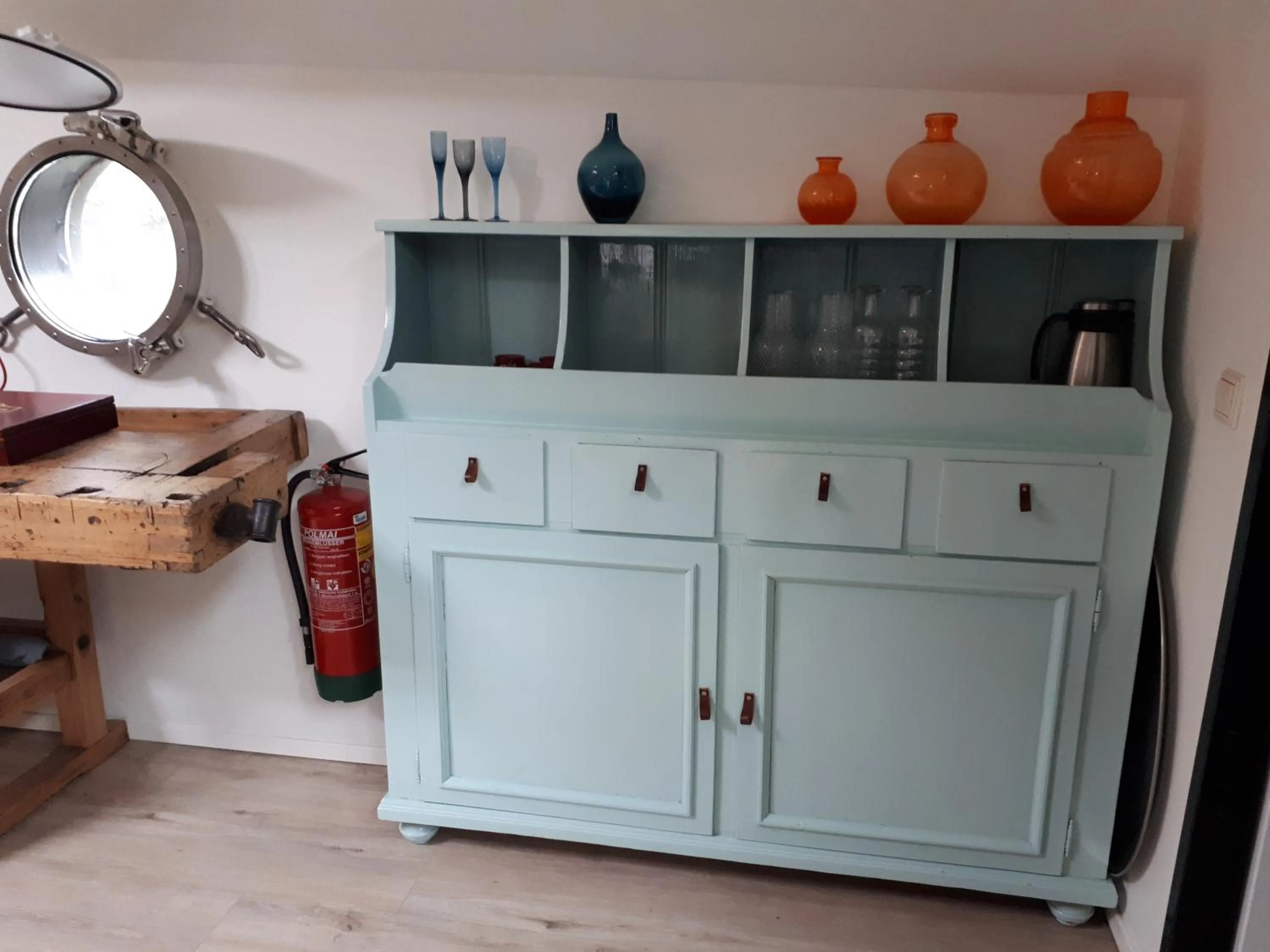 Communal lounge/ TV room in Boat Rooms on Water b&b