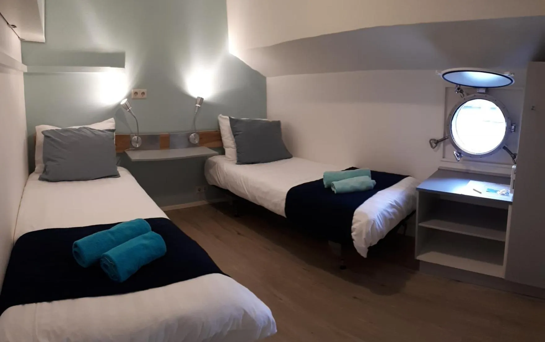 Bedroom, Bed in Boat Rooms on Water b&b