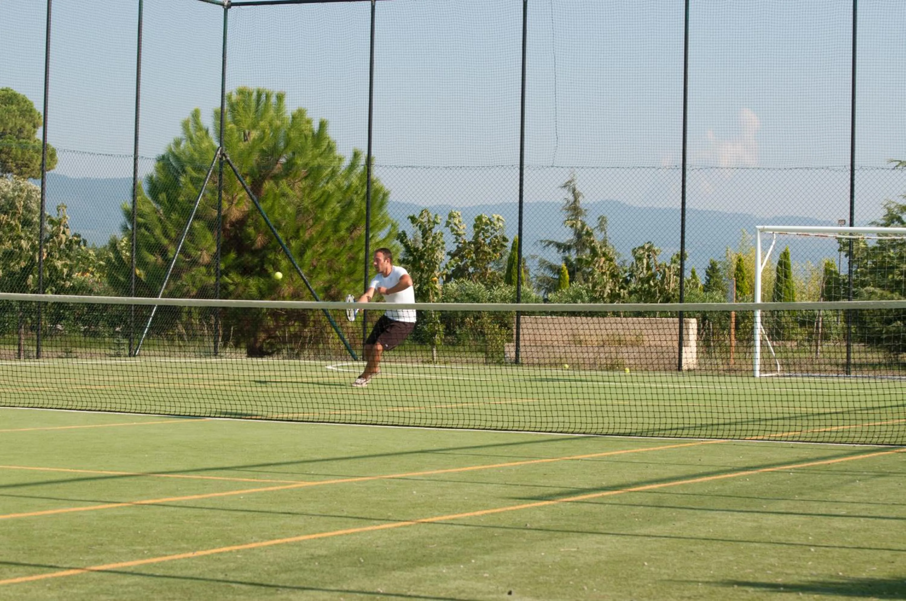 Tennis court in Popilia Country Resort