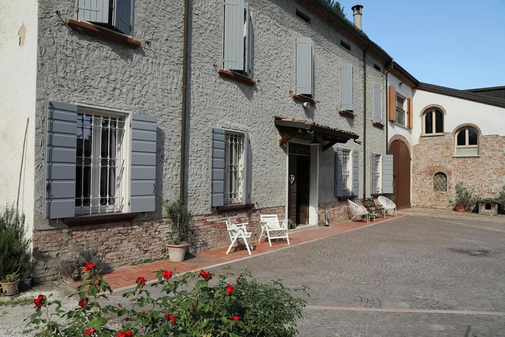 Facade/entrance in B&B Antica cascina