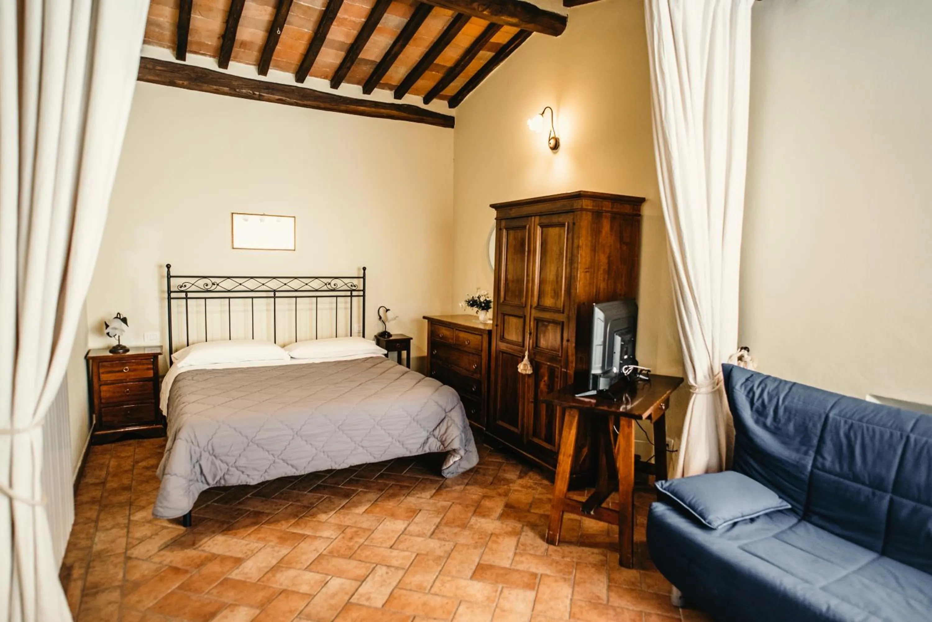 Living room, Bed in Casa Di Campagna In Toscana