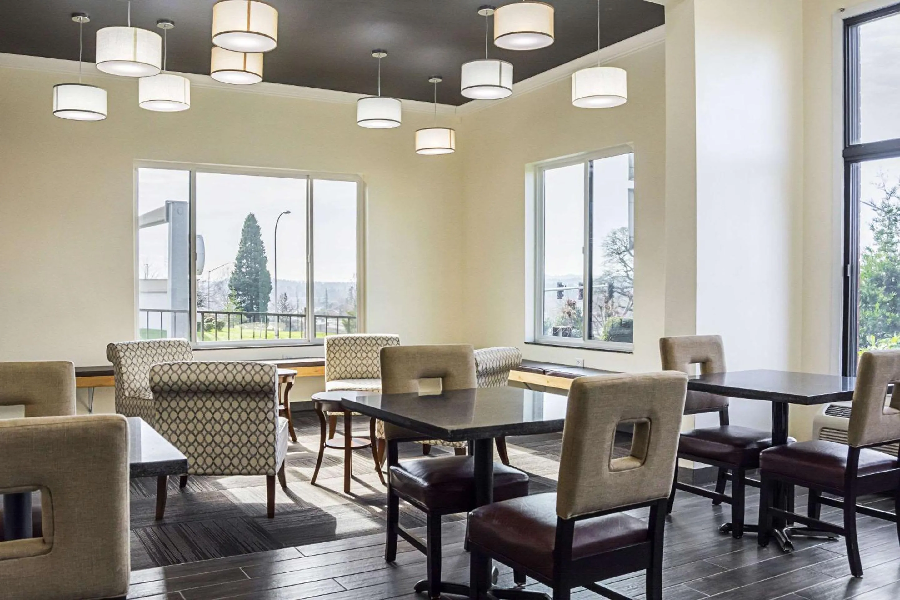 Restaurant/places to eat in Quality Inn & Suites Clackamas - Portland