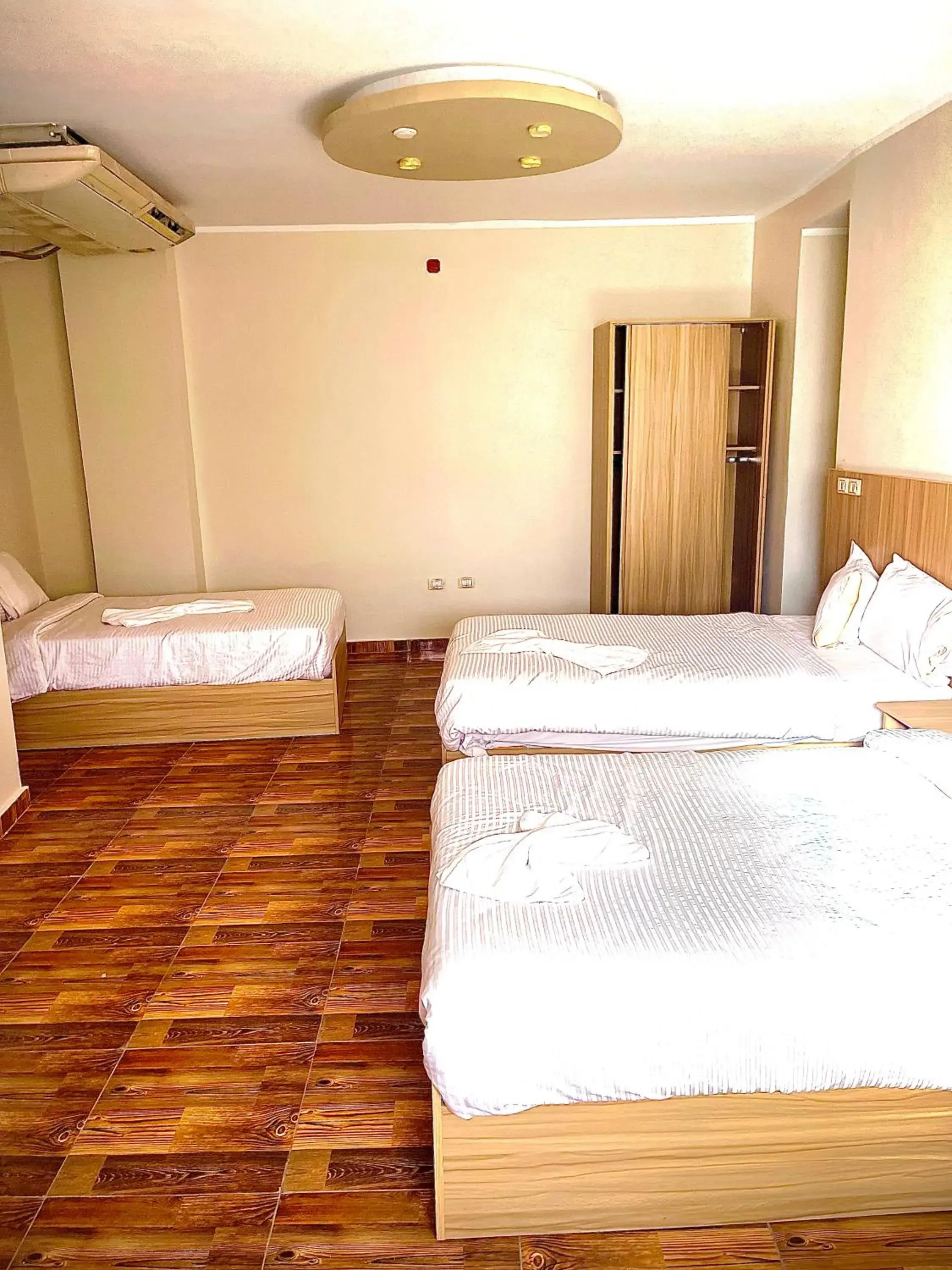 Deluxe Quadruple Room in Makadi Pyramids View Deluxe Quadruple Room in Makadi Pyramids View