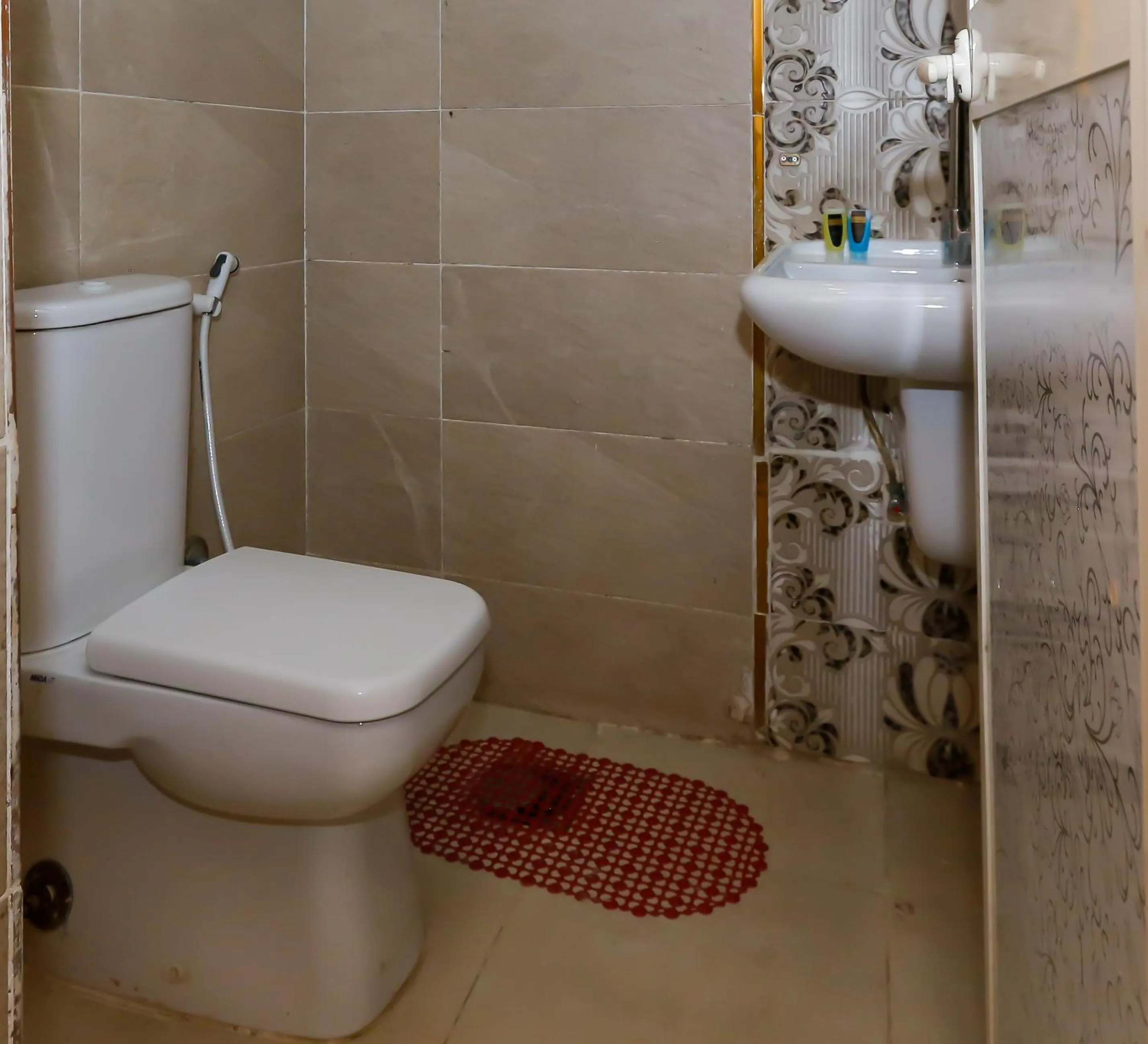 Toilet in Makadi Pyramids View