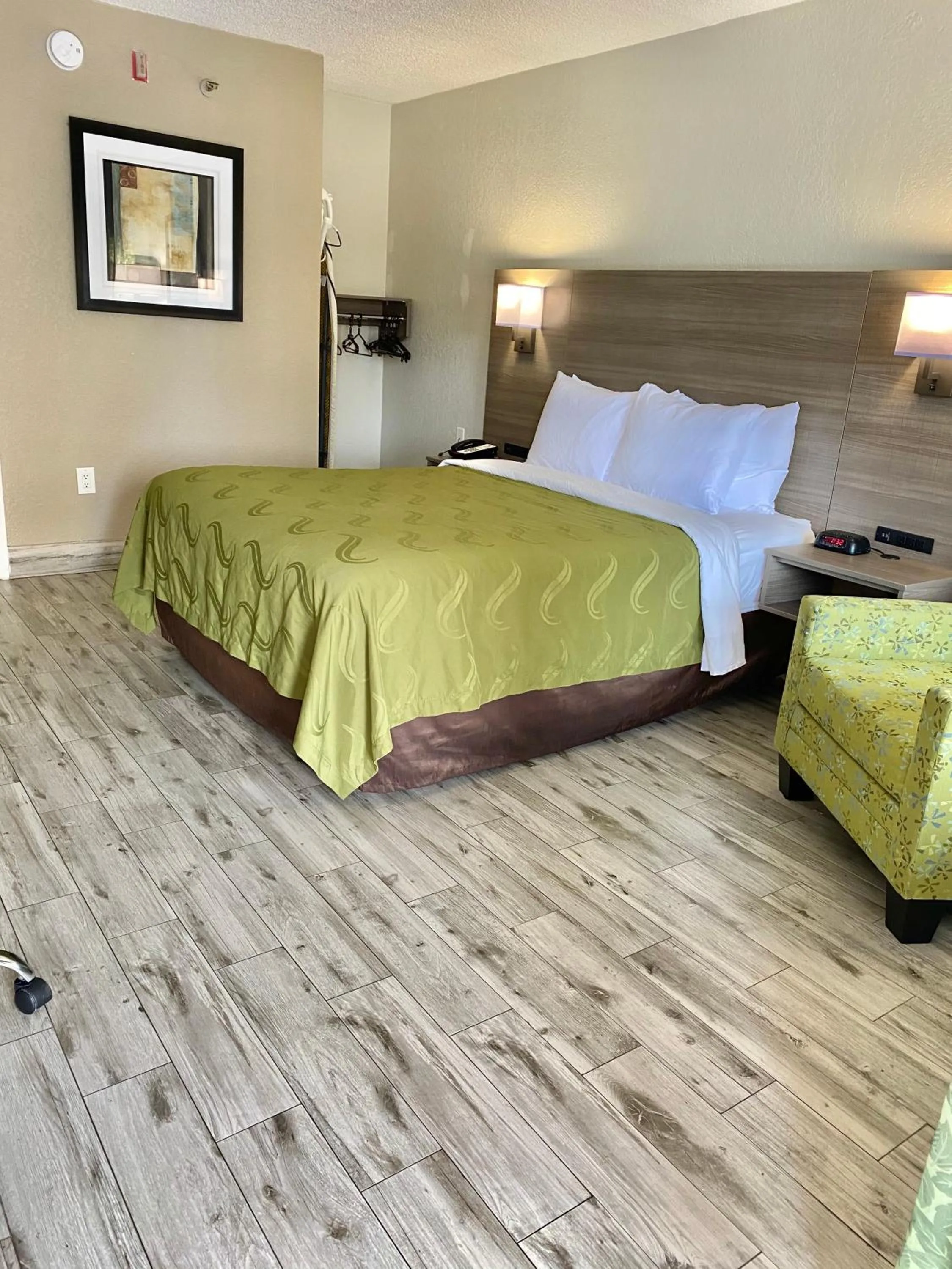 Property building, Bed in Quality Inn St Augustine Outlet Mall