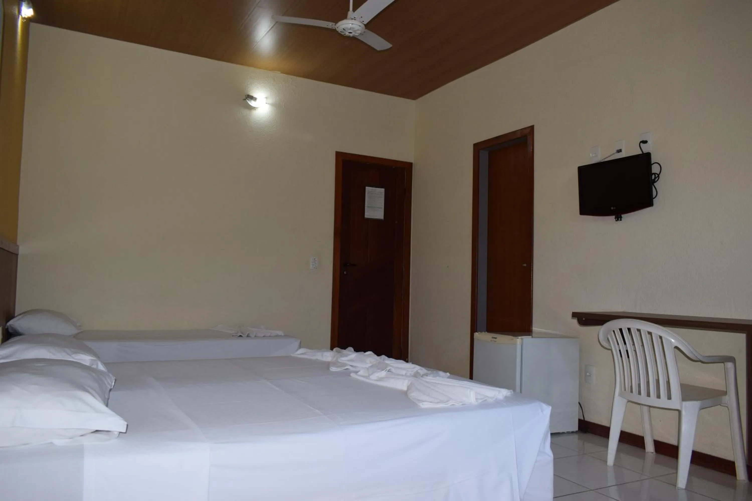 Photo of the whole room, Bed in Duas Praias Hotel Pousada