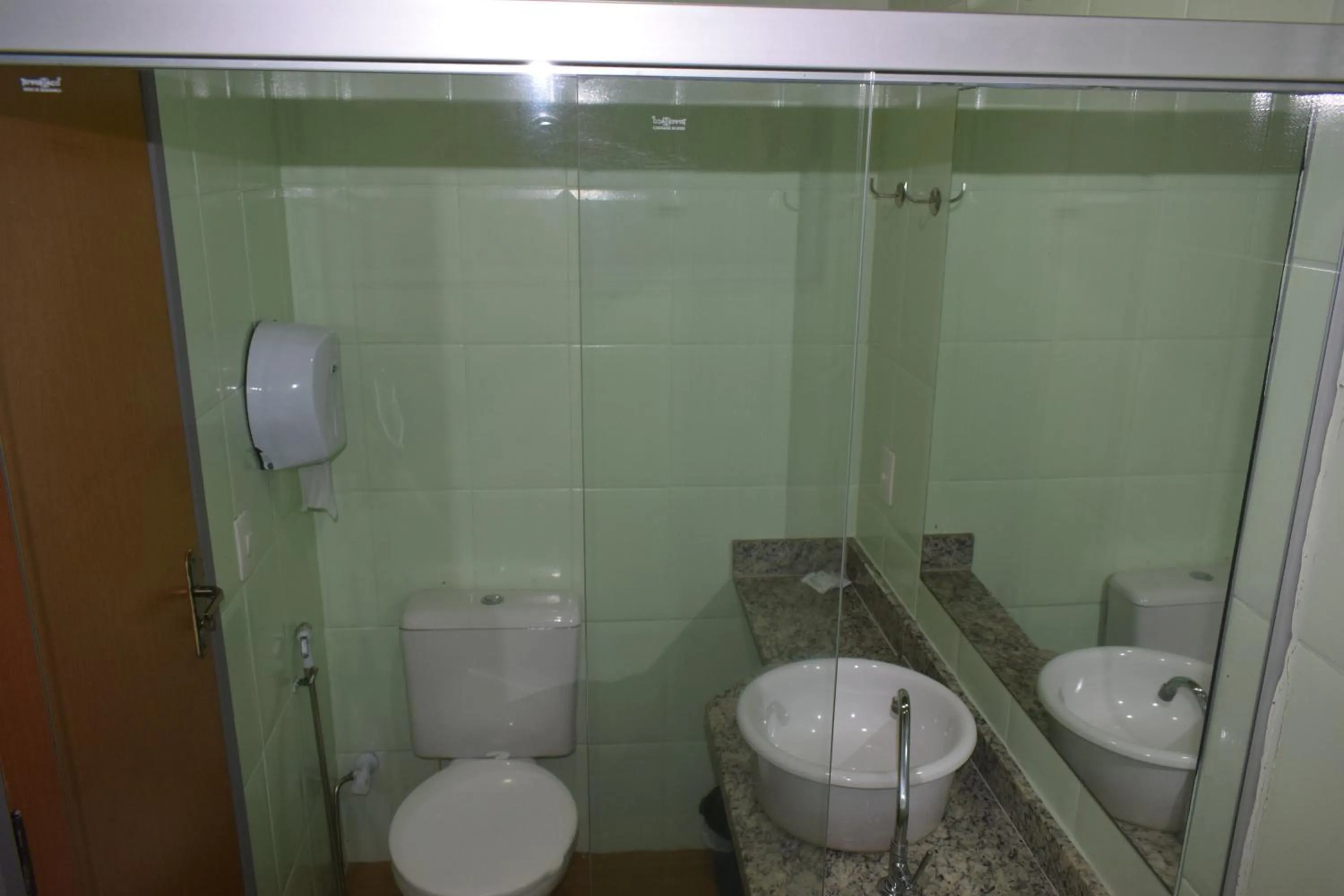 Bathroom in Duas Praias Hotel Pousada