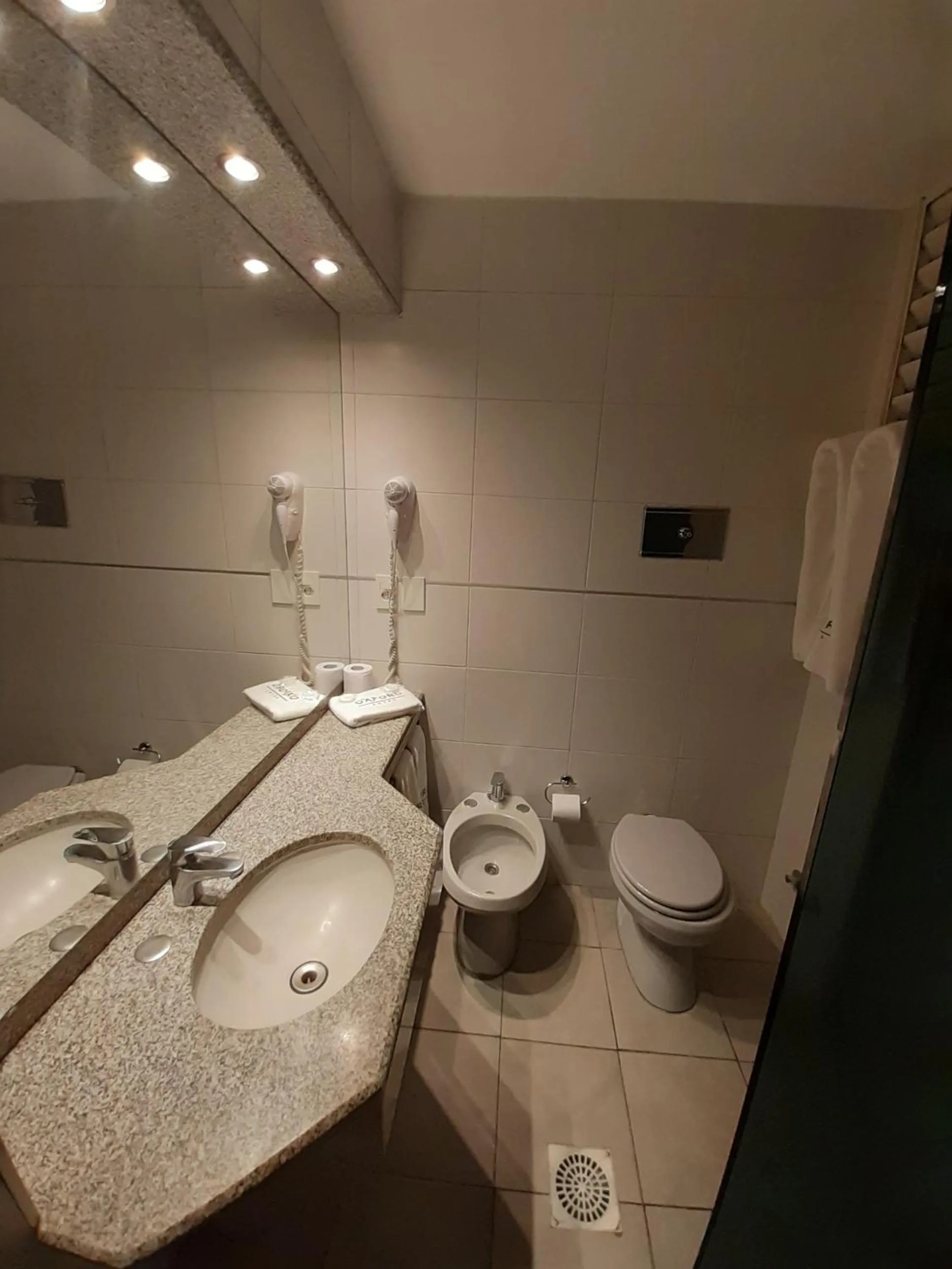 Bathroom in Oxford Hotel