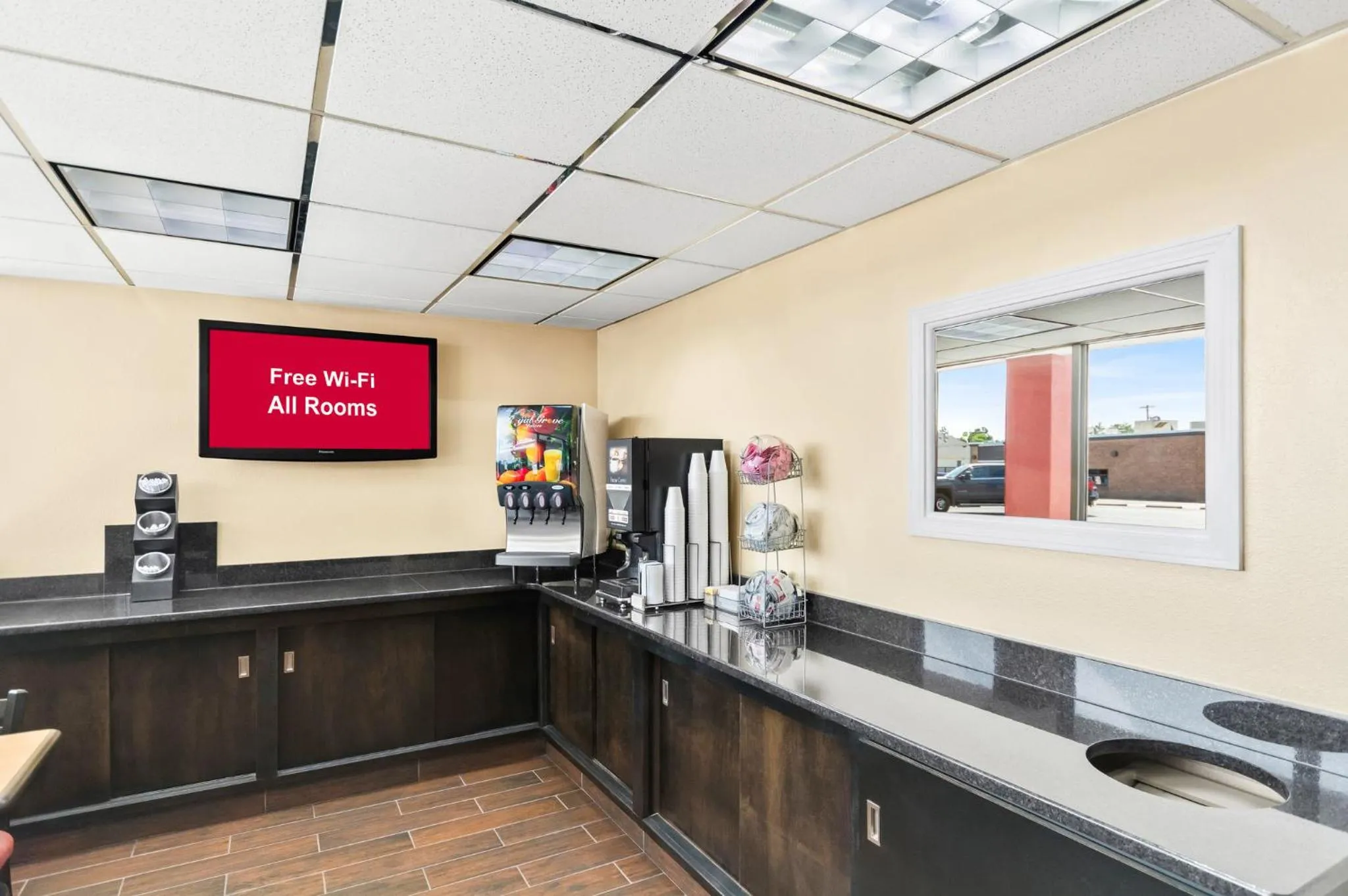 Breakfast in Red Roof Inn Berea