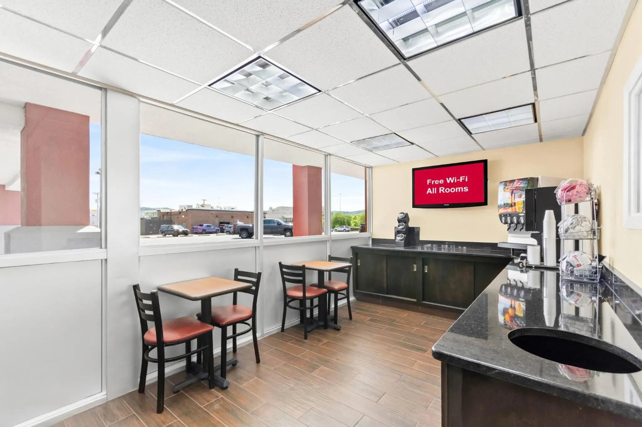 Breakfast in Red Roof Inn Berea