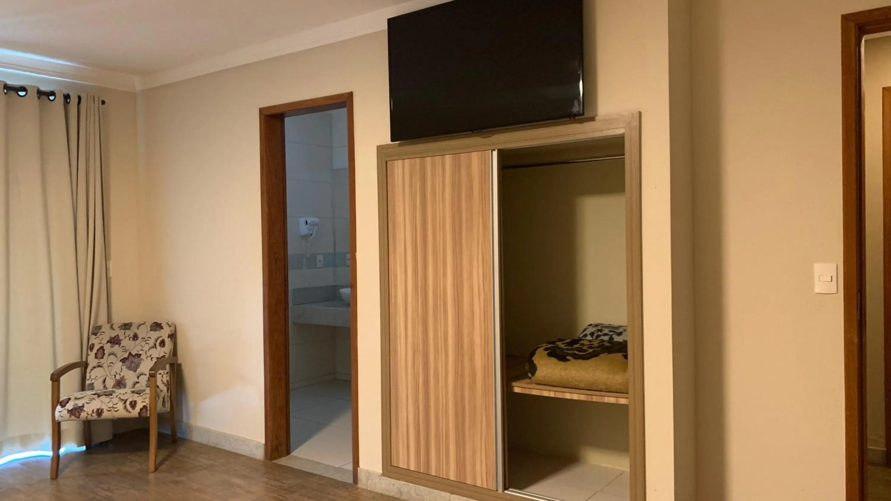 Photo of the whole room in Hotel Vila Verde