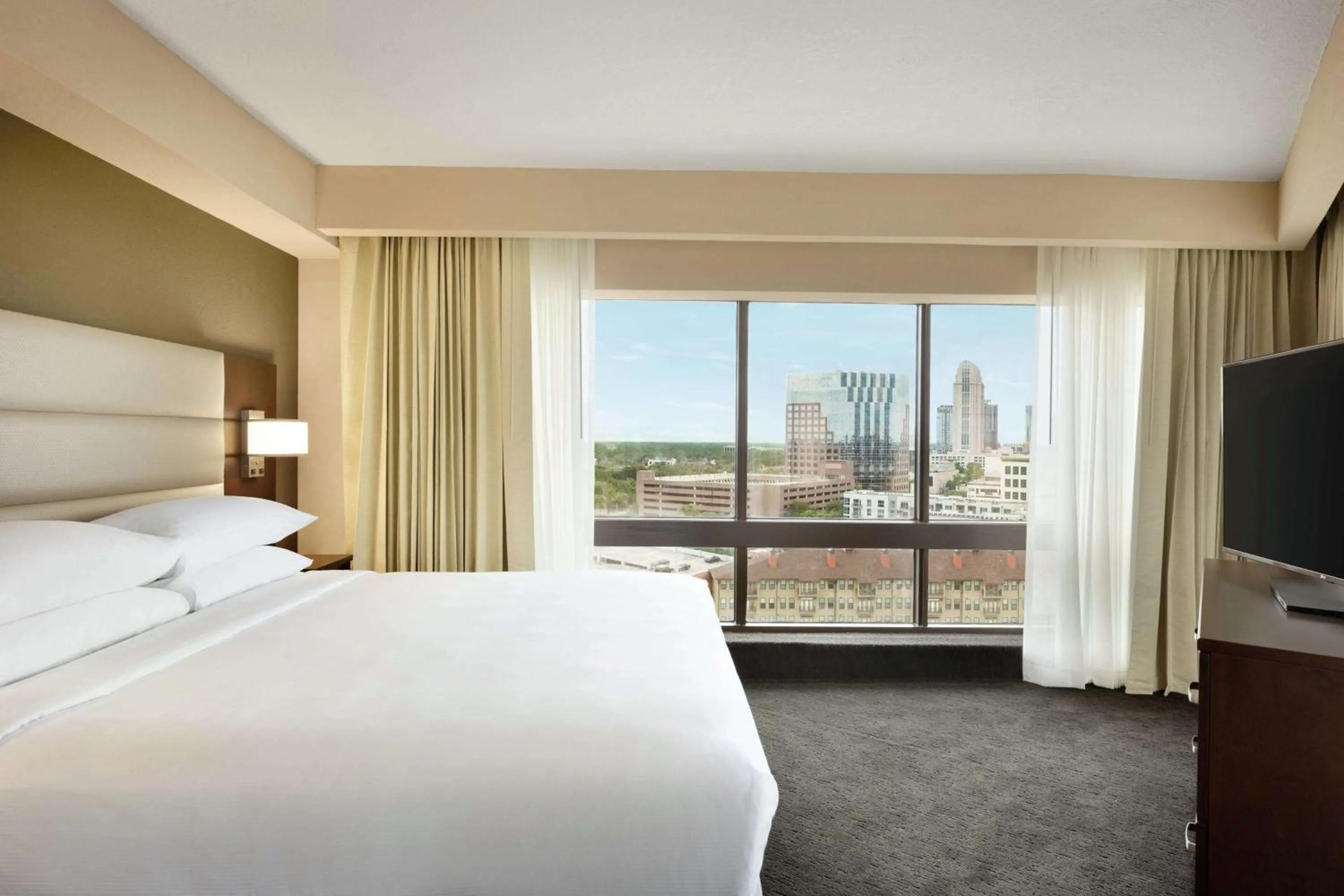 Photo of the whole room, Bed in DoubleTree by Hilton Orlando Downtown