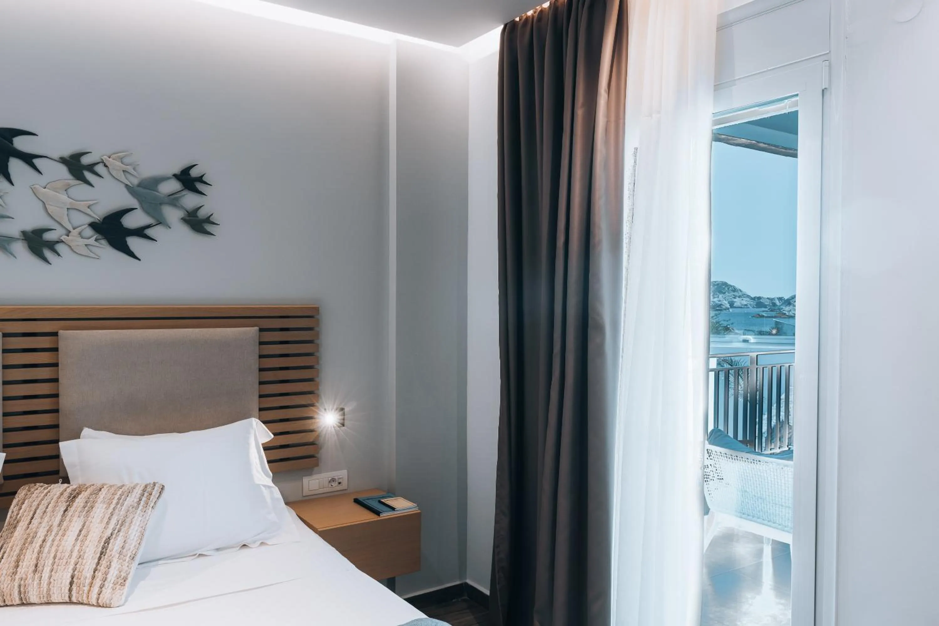 Bed in Seascape Luxury Residences