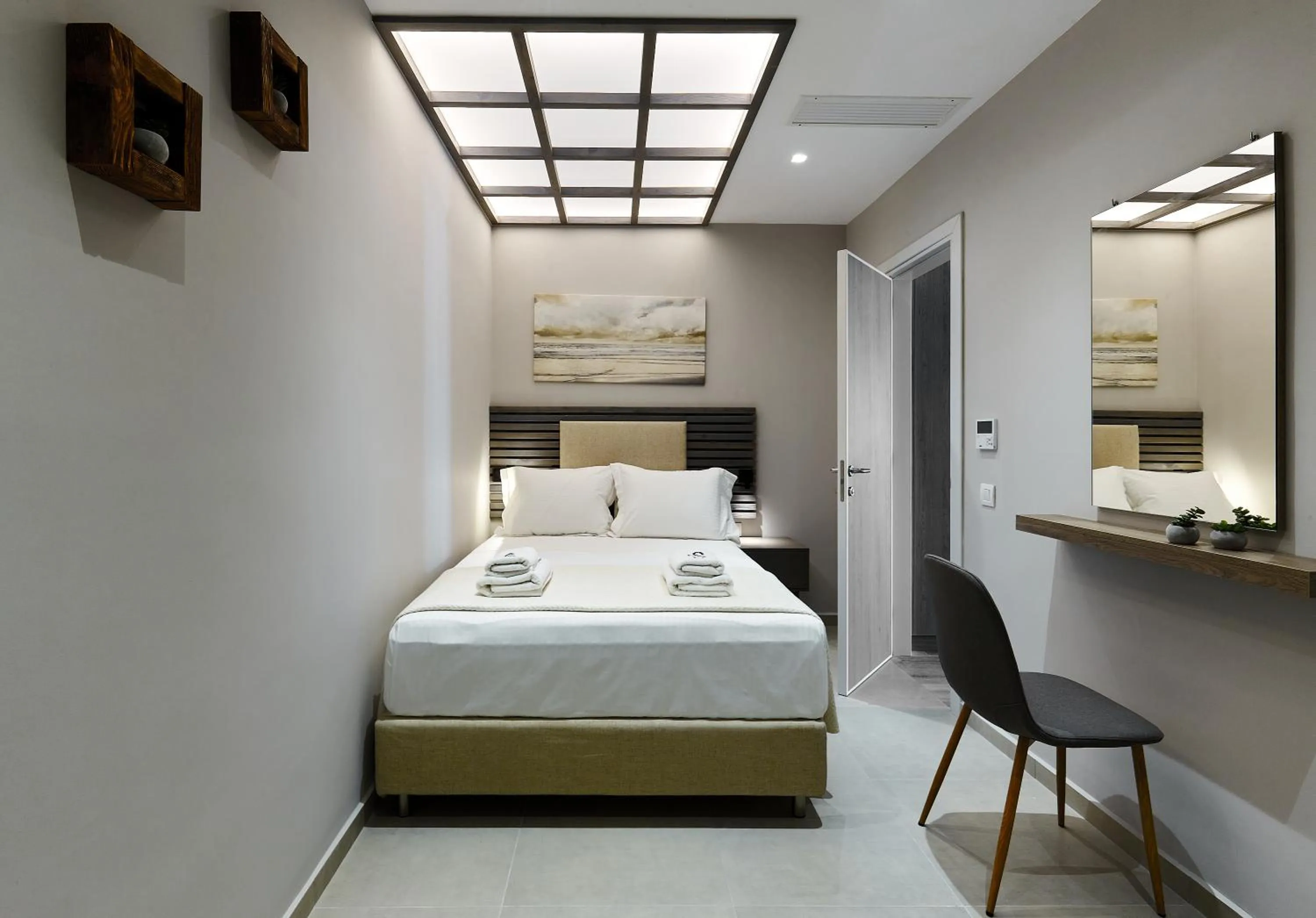 Bedroom, Bed in Seascape Luxury Residences