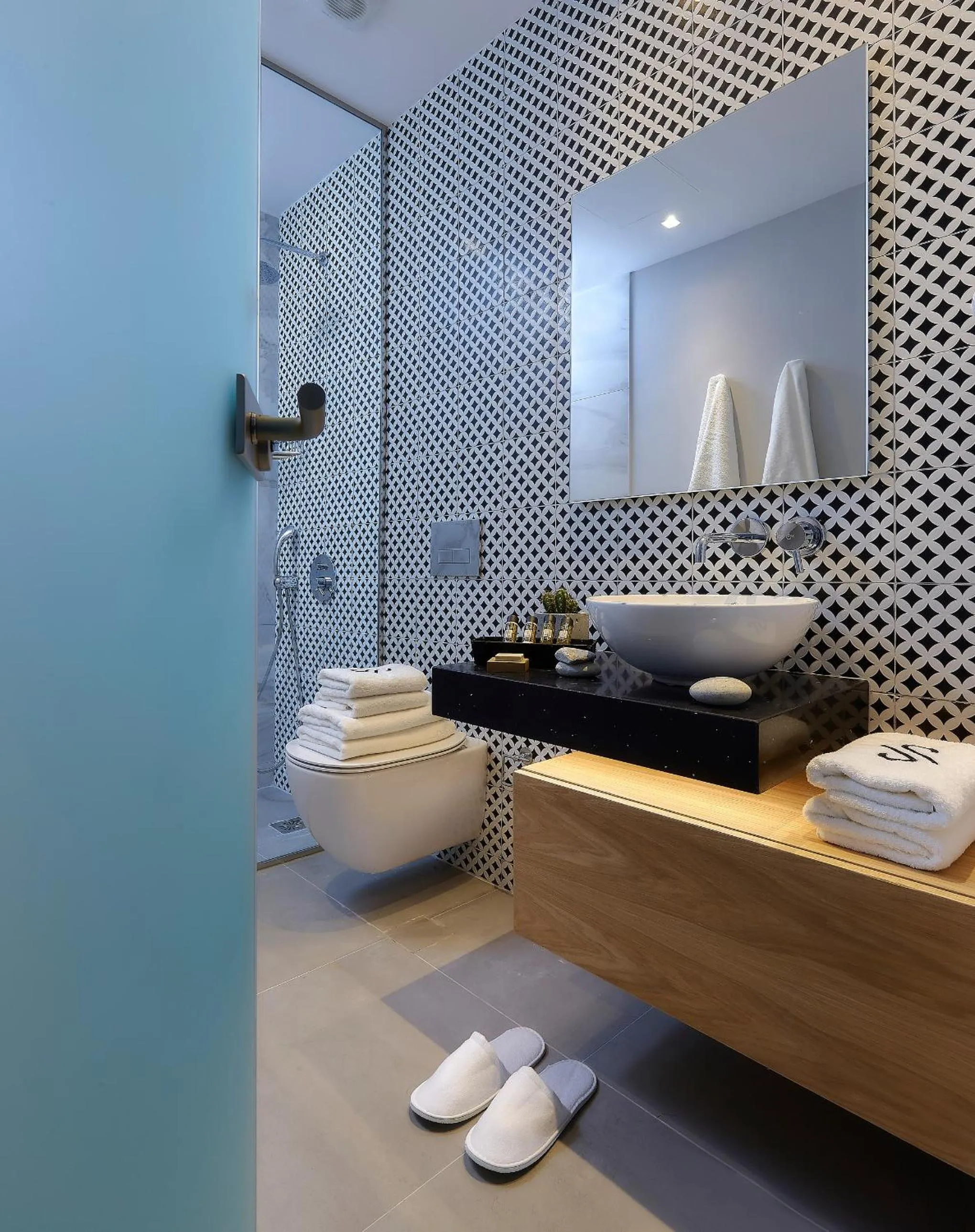 Shower in Seascape Luxury Residences