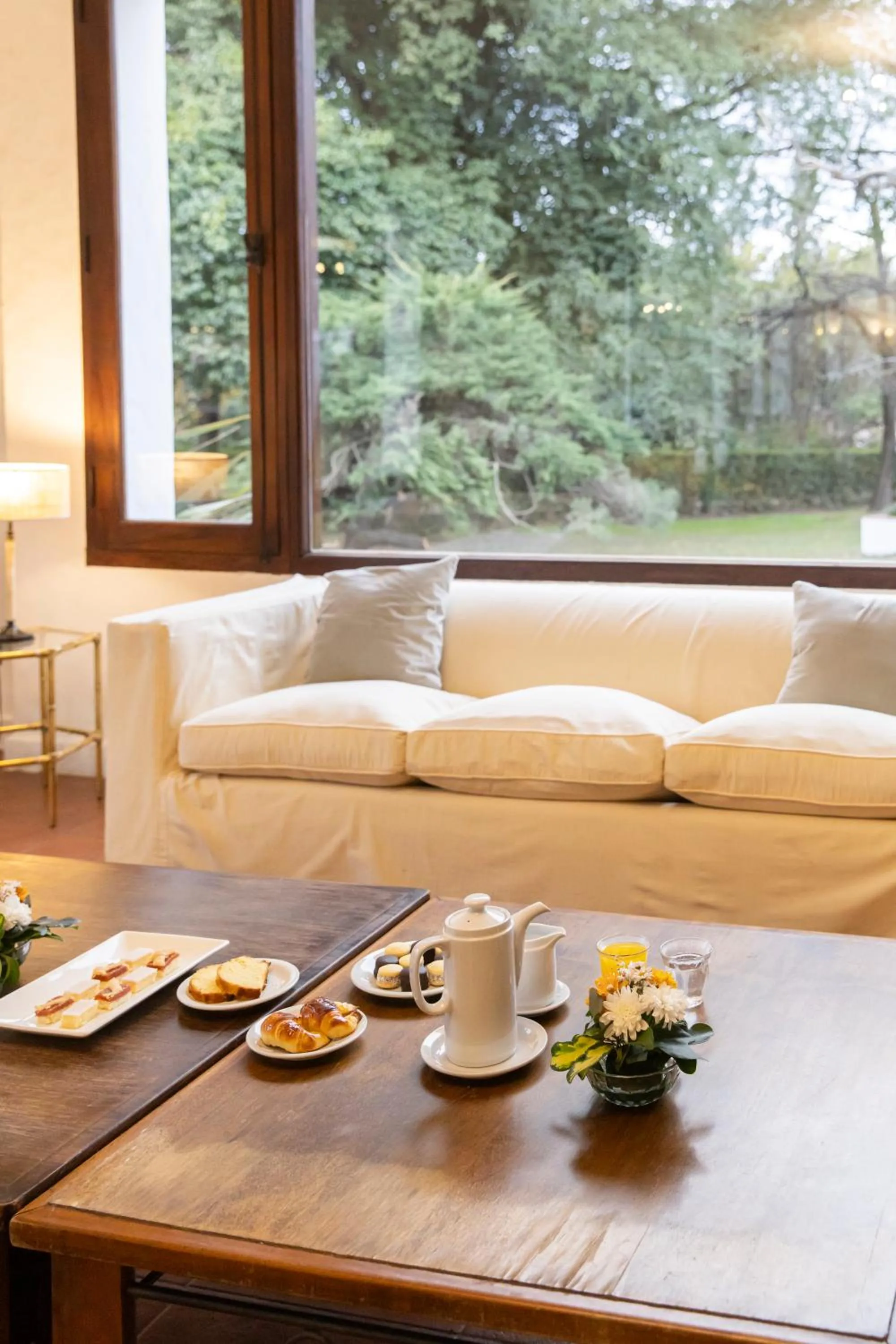 Restaurant/places to eat in Las Moras Hotel