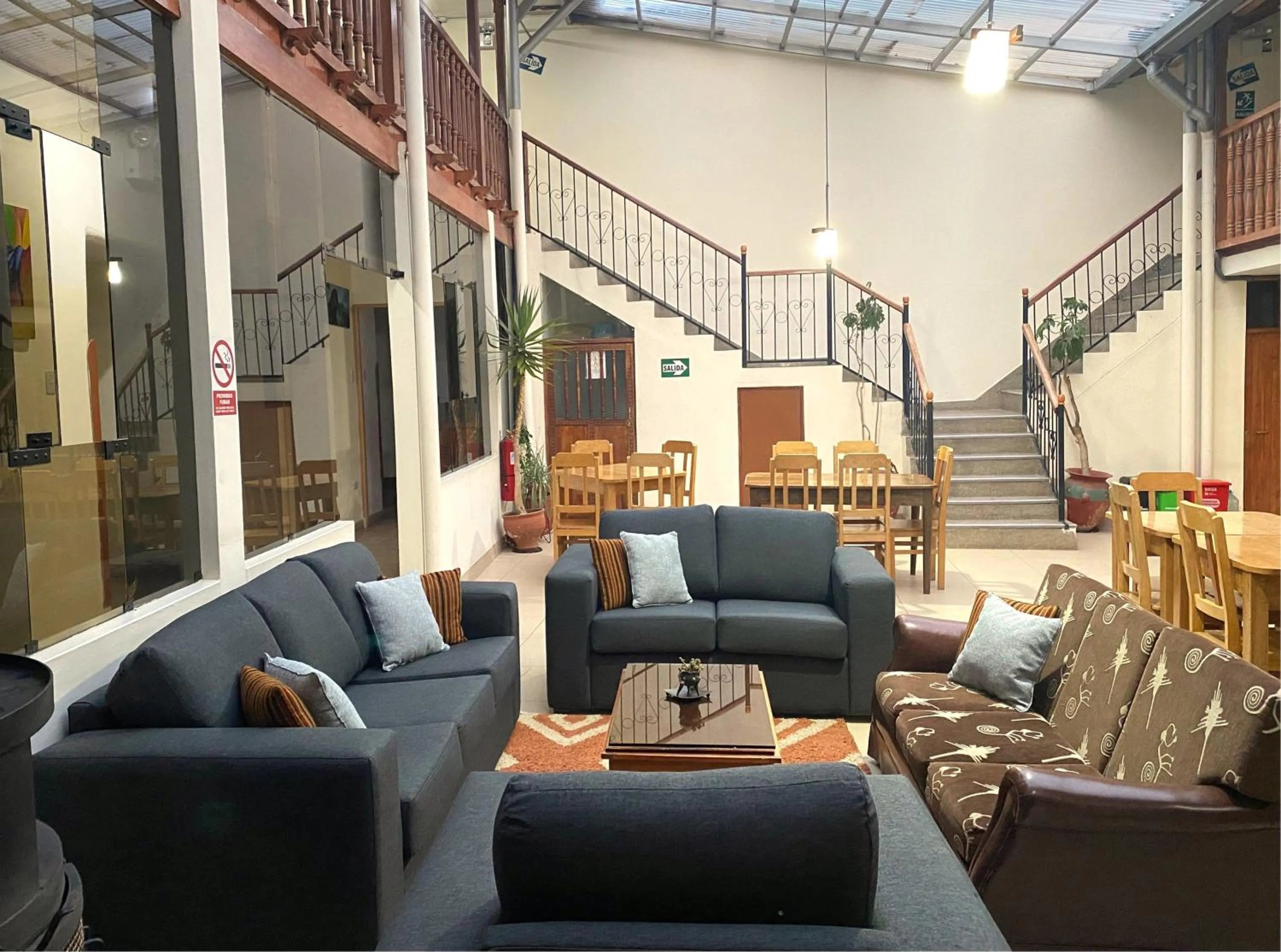 Seating area in Saphi Inn Cusco - Excelente ubicación