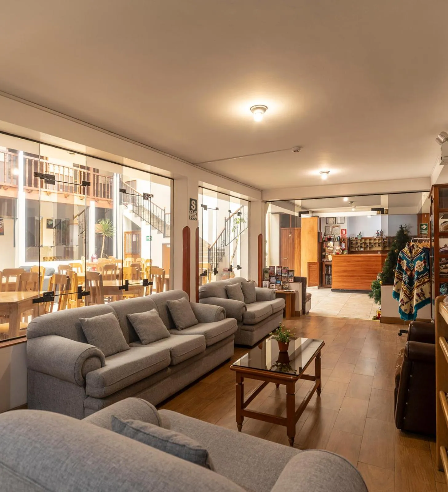 Communal lounge/ TV room in Saphi Inn Cusco - Excelente ubicación