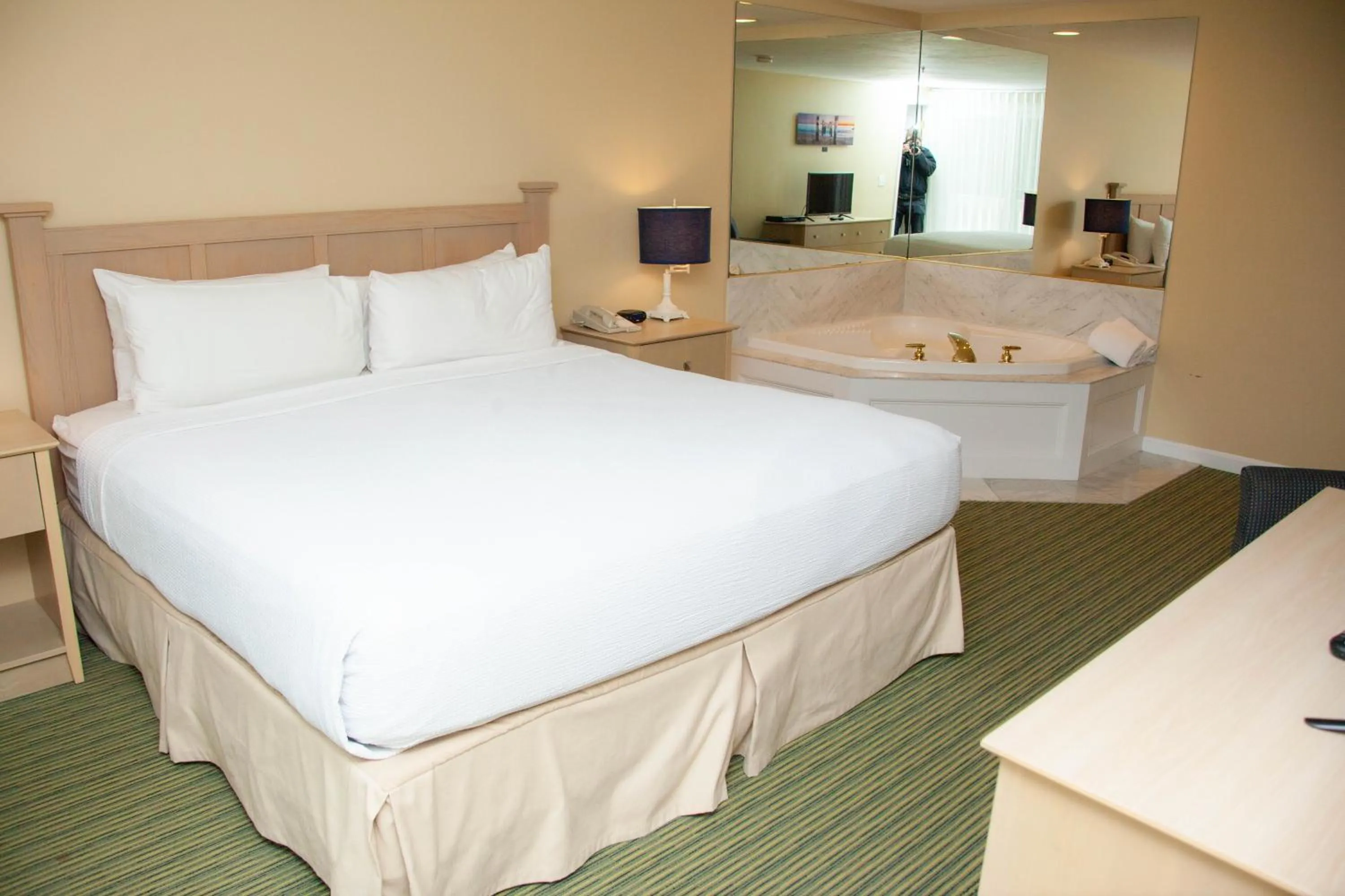 Bed in InnSeason Resorts Surfside