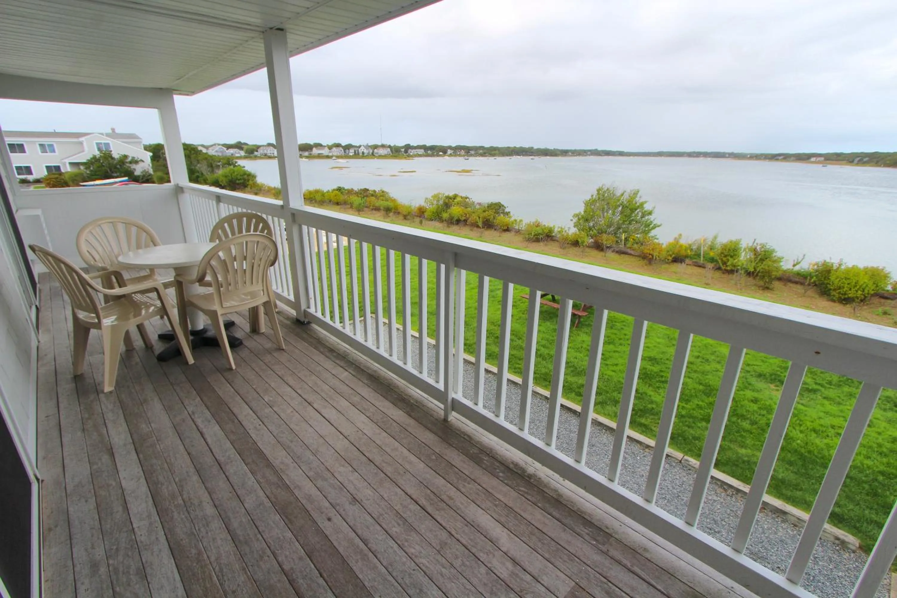 Property building in InnSeason Resorts Surfside