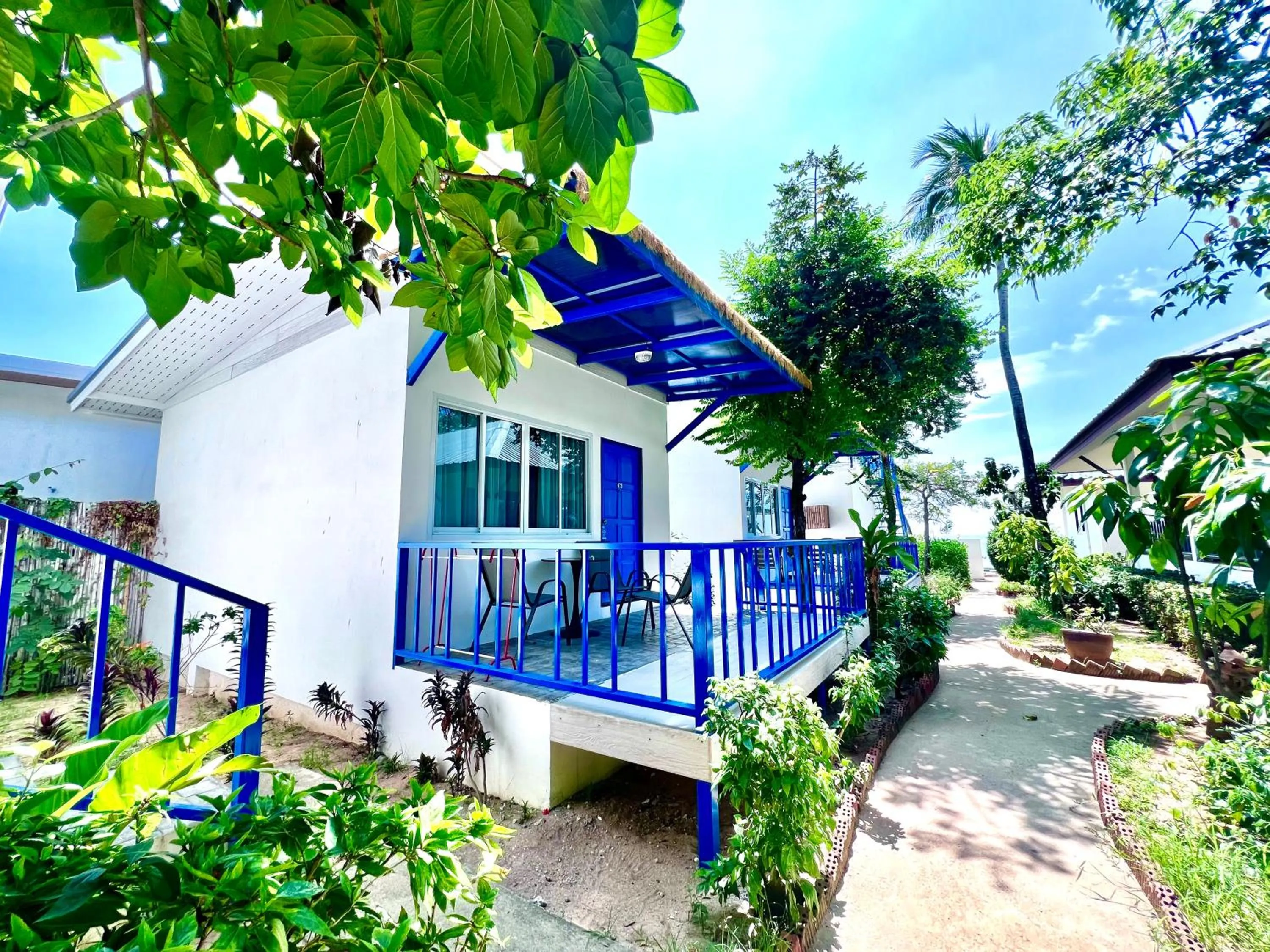 Garden in Three Trees Samui Resort - Sarocha Villa