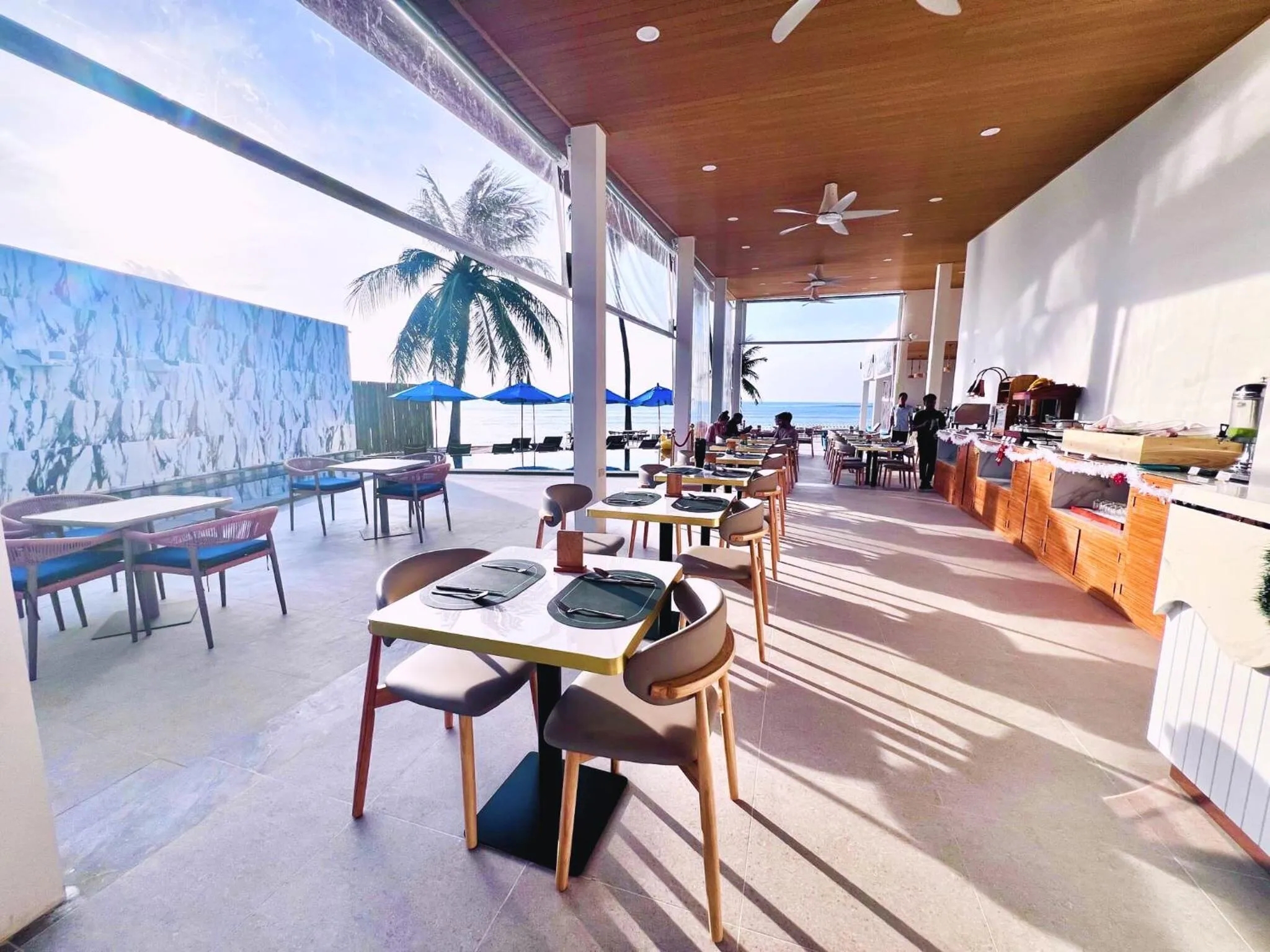 Restaurant/places to eat in Three Trees Samui Resort - Sarocha Villa