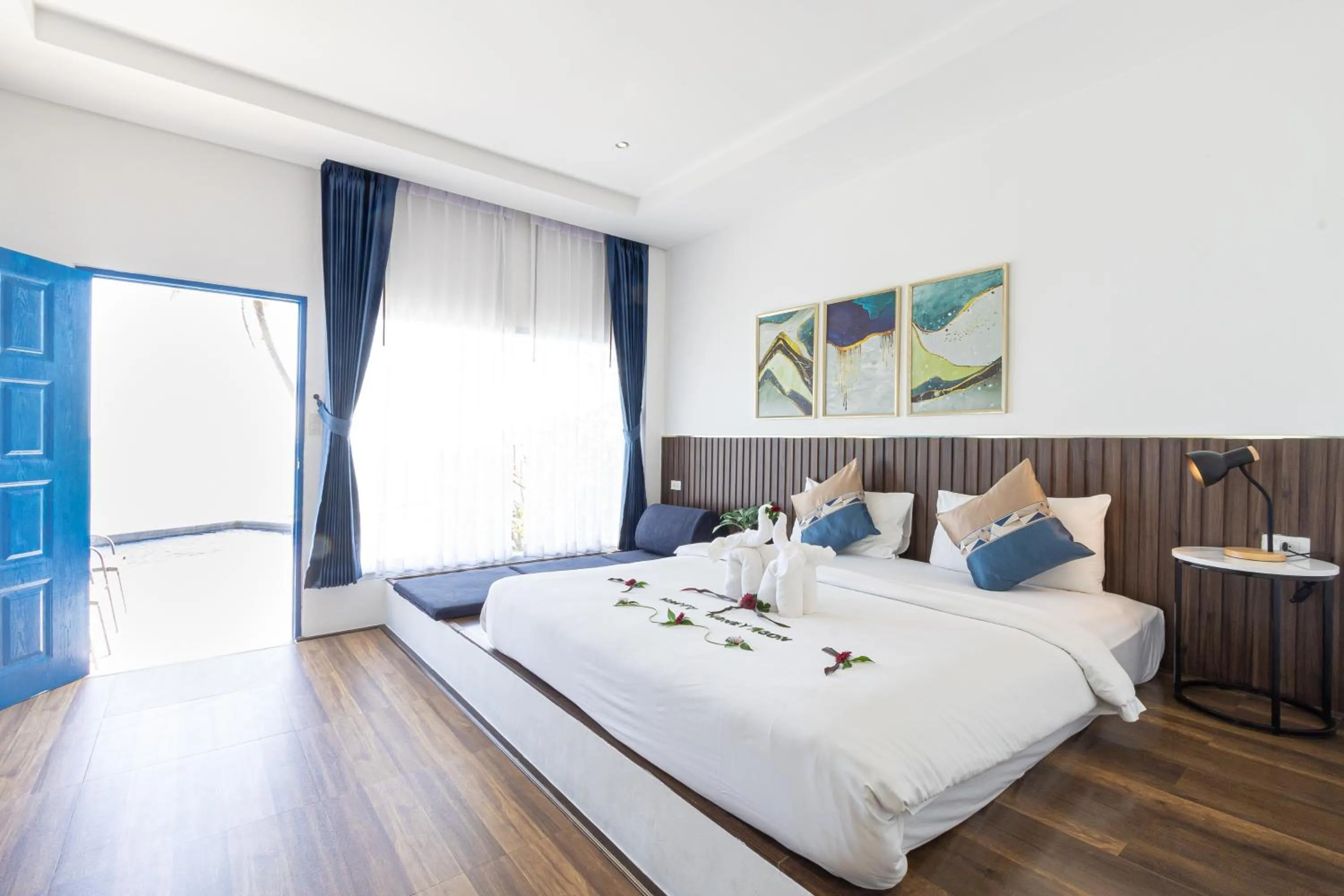 Bed in Three Trees Samui Resort - Sarocha Villa