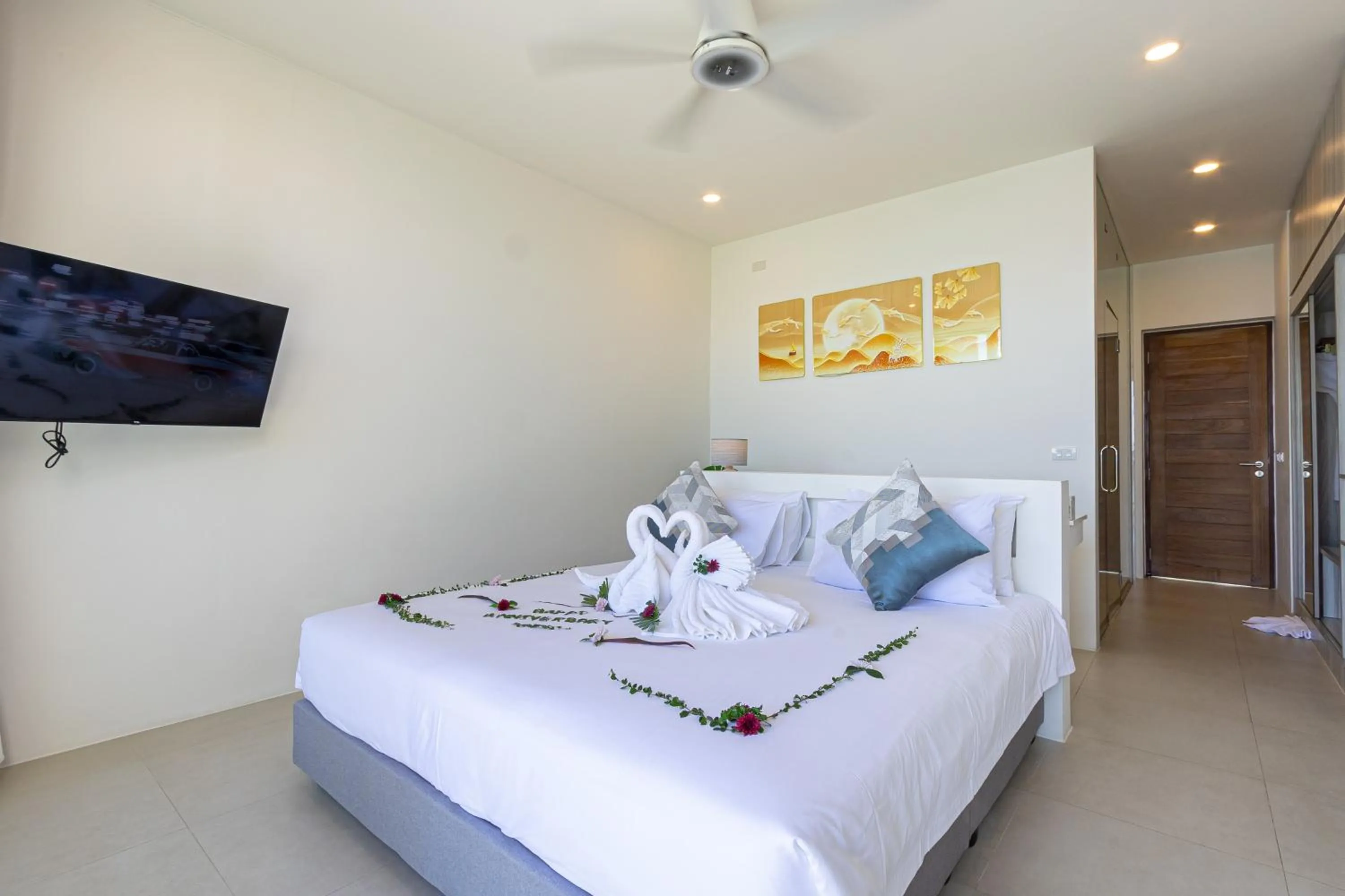 Bedroom, Bed in Three Trees Samui Resort - Sarocha Villa