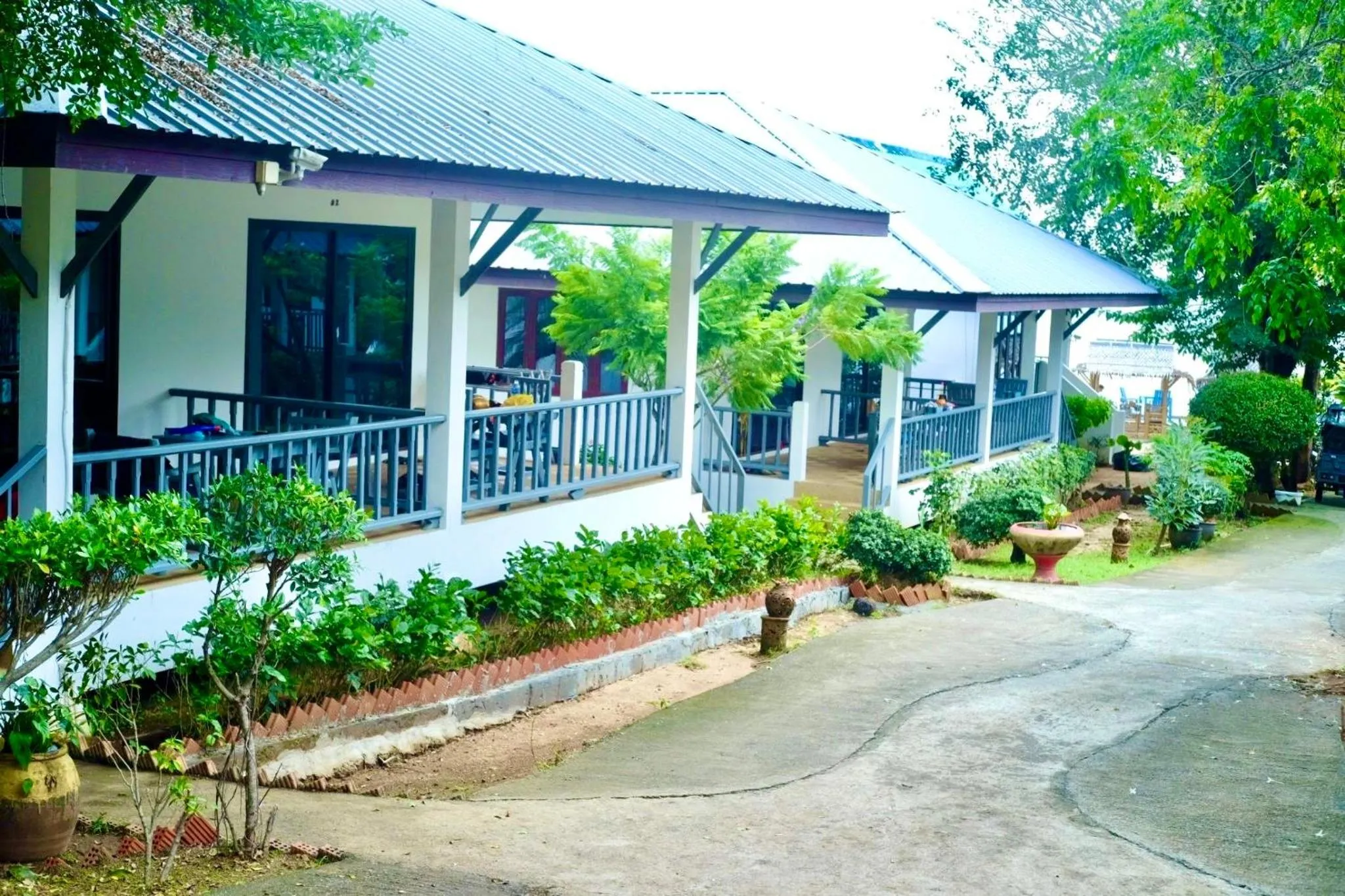 Garden in Three Trees Samui Resort - Sarocha Villa