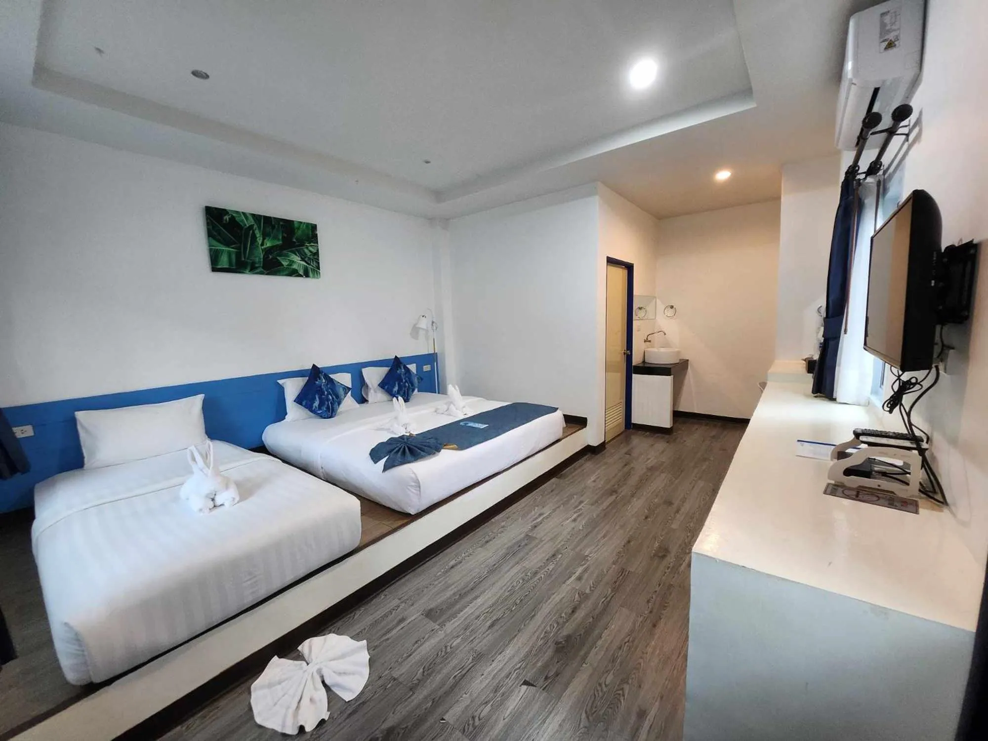 Bedroom, Bed in Three Trees Samui Resort - Sarocha Villa