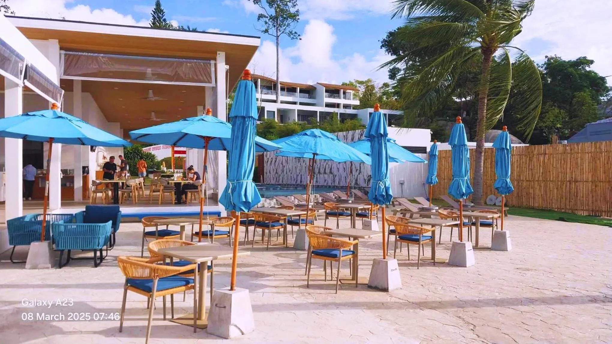 Restaurant/places to eat in Three Trees Samui Resort - Sarocha Villa