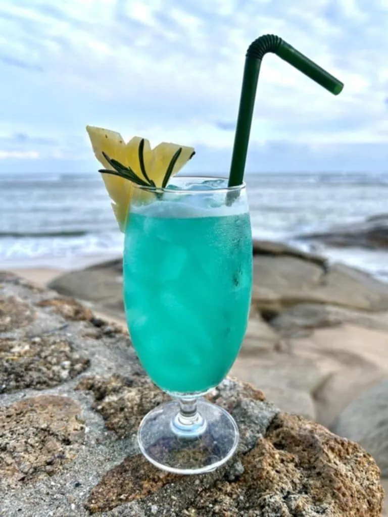 Food and drinks in Three Trees Samui Resort - Sarocha Villa