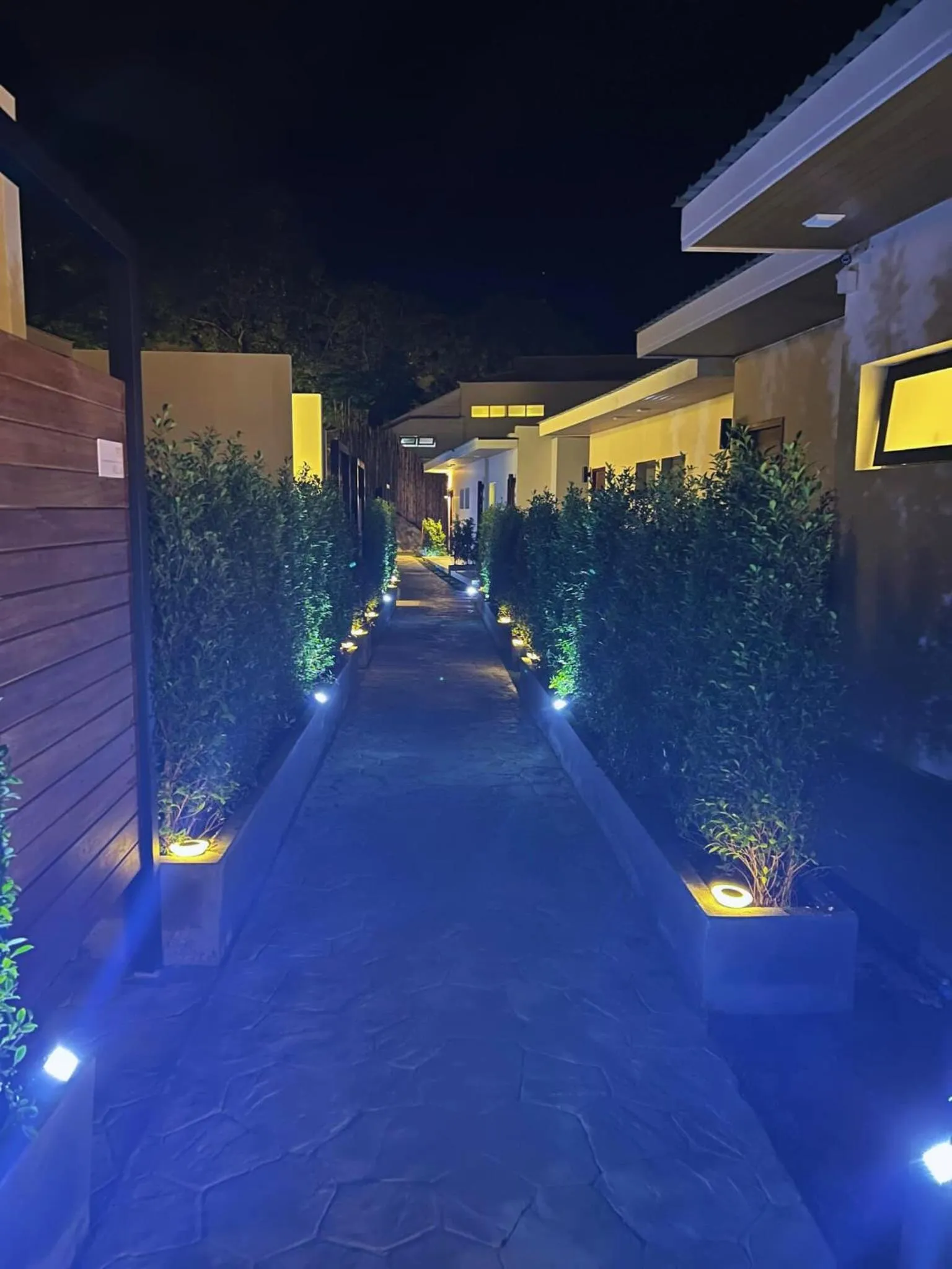 Property building in Three Trees Samui Resort - Sarocha Villa