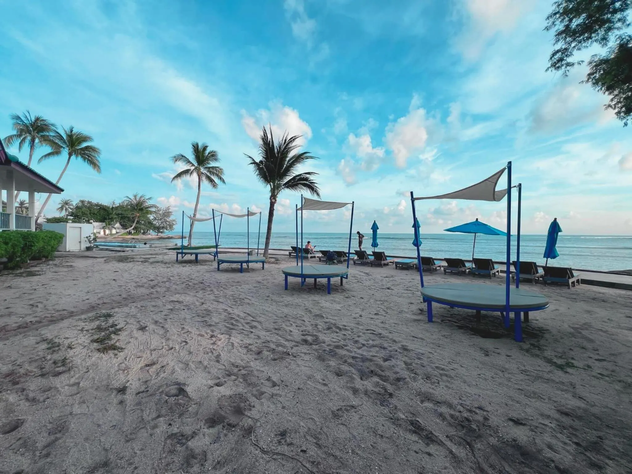 Beach in Three Trees Samui Resort - Sarocha Villa