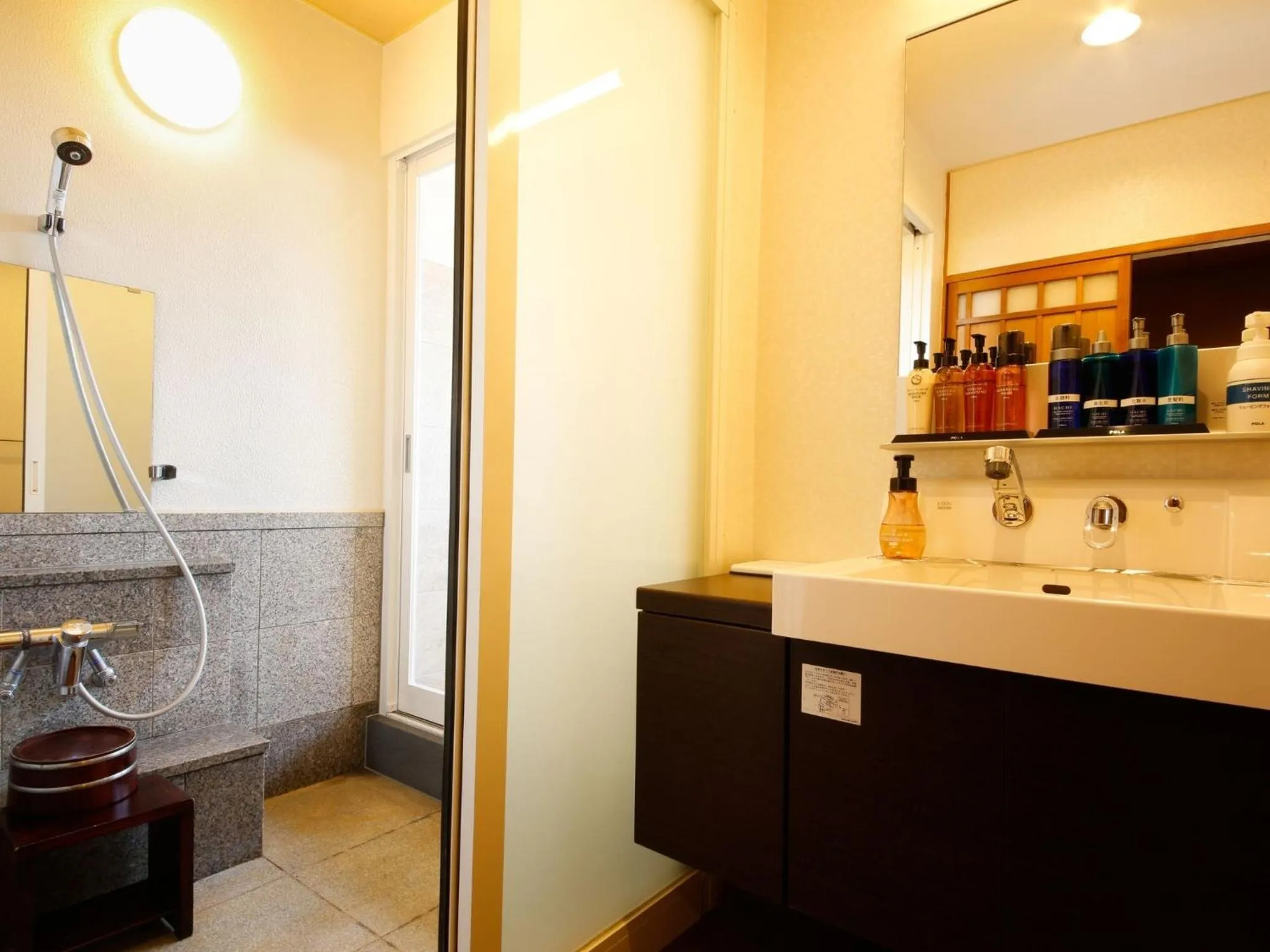 Bathroom in Arima Hot Spring Ryokan Hanamusubi