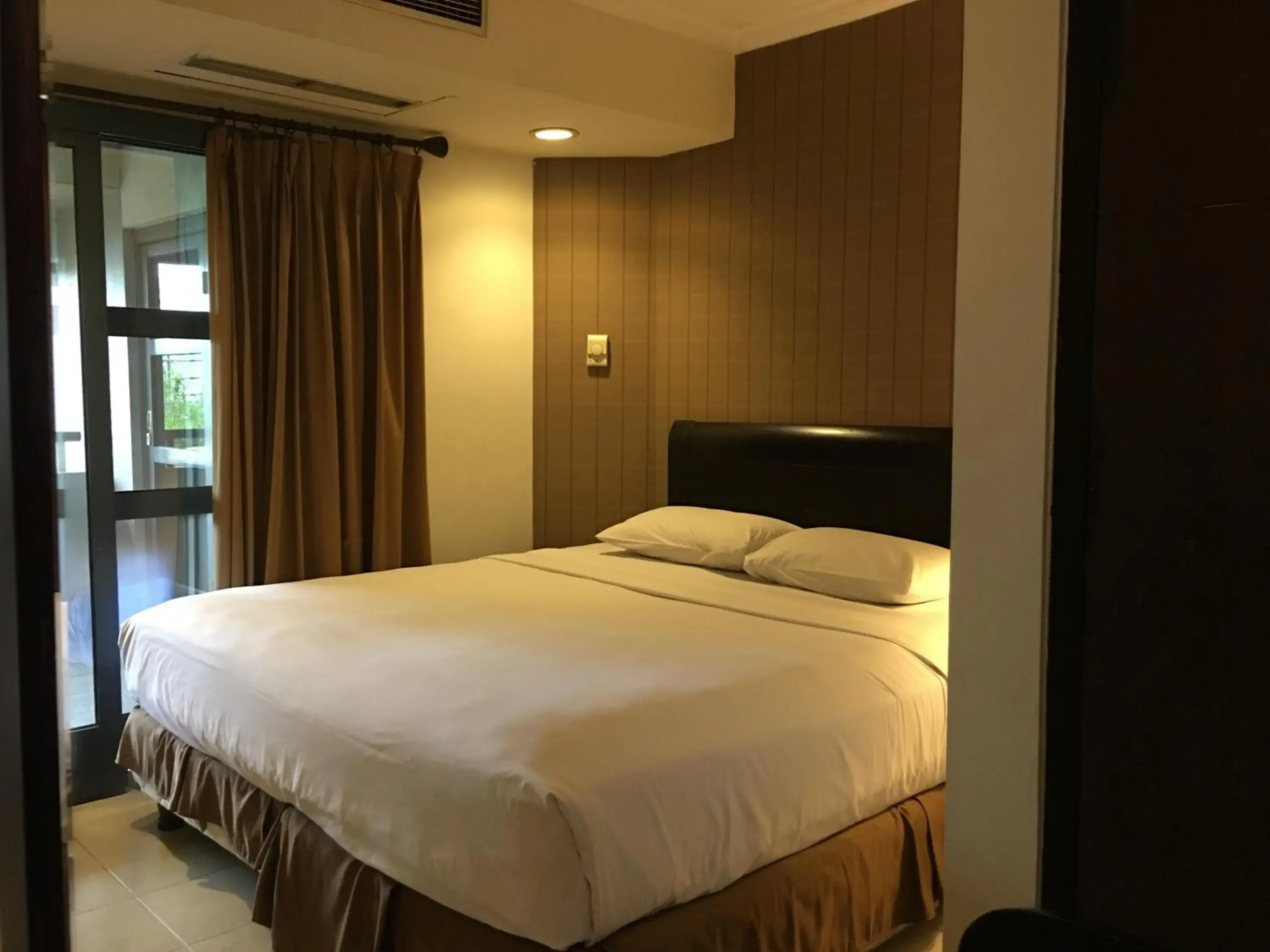 2 BR Business in Grand Tropic Suites Hotel 2 BR Business in Grand Tropic Suites Hotel