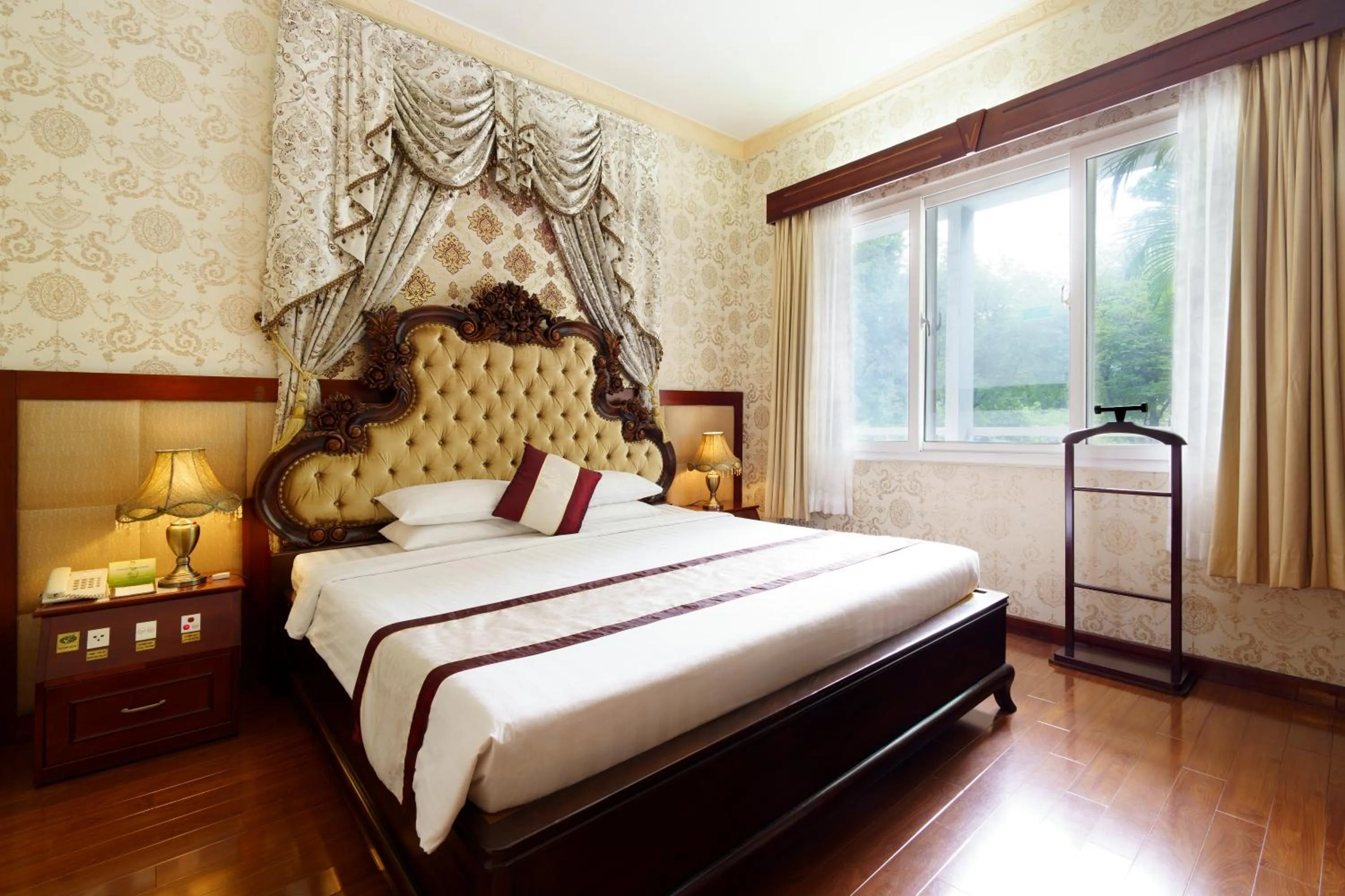 Bedroom, Bed in Victory Sai Gon Hotel