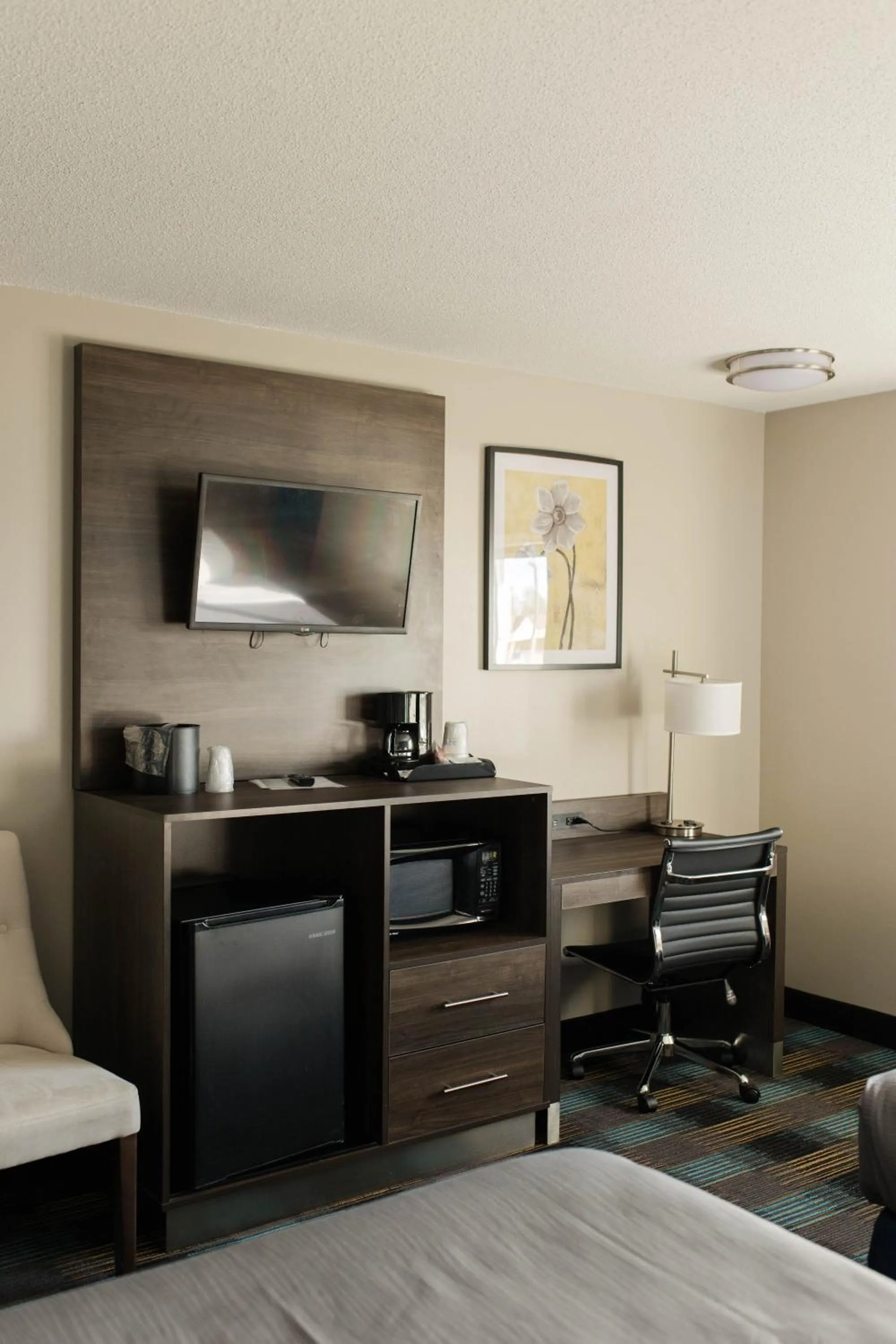 TV and multimedia, Bed in Travelodge by Wyndham Escanaba