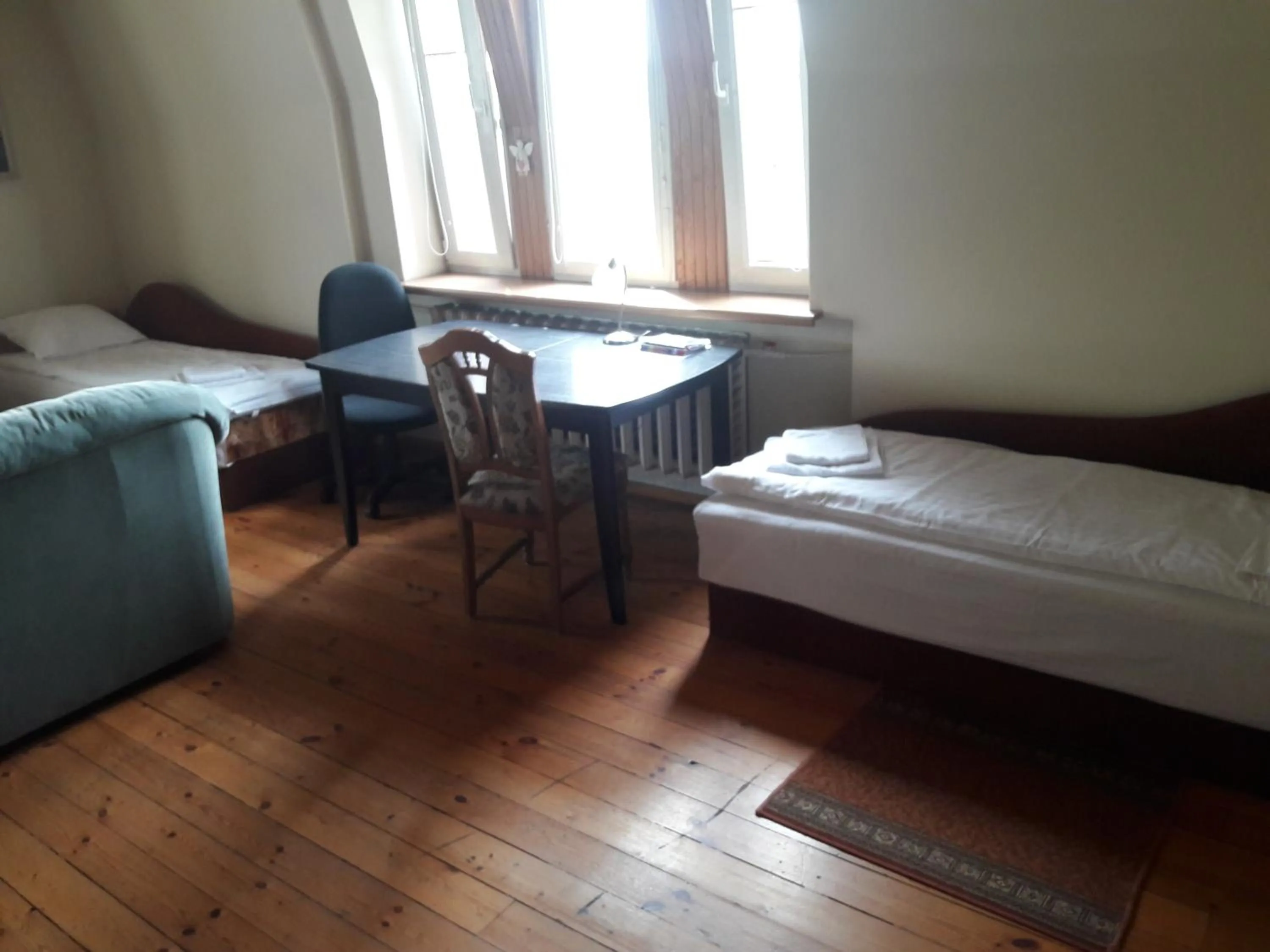 Photo of the whole room, Bed in Family