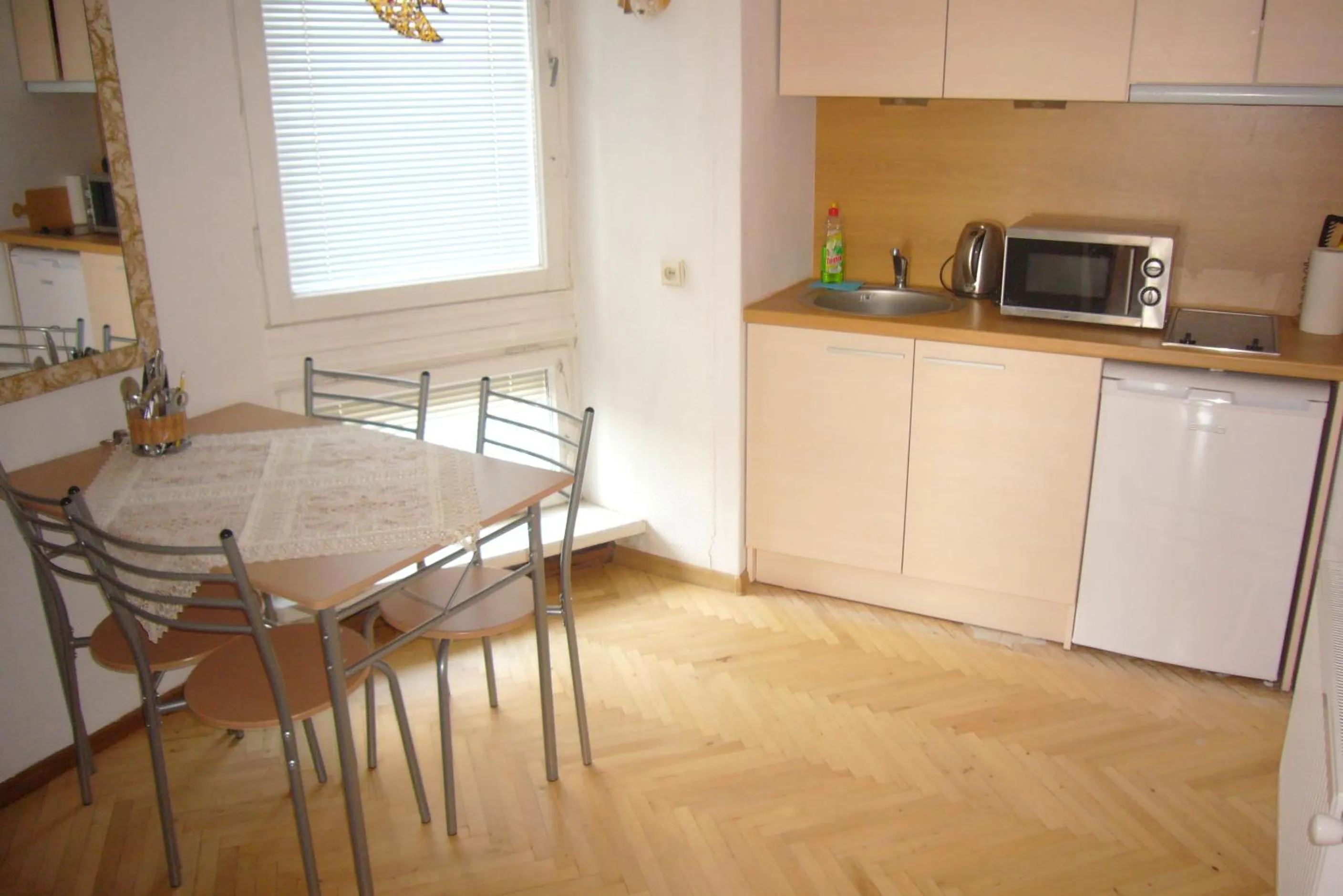 Kitchen or kitchenette in Family