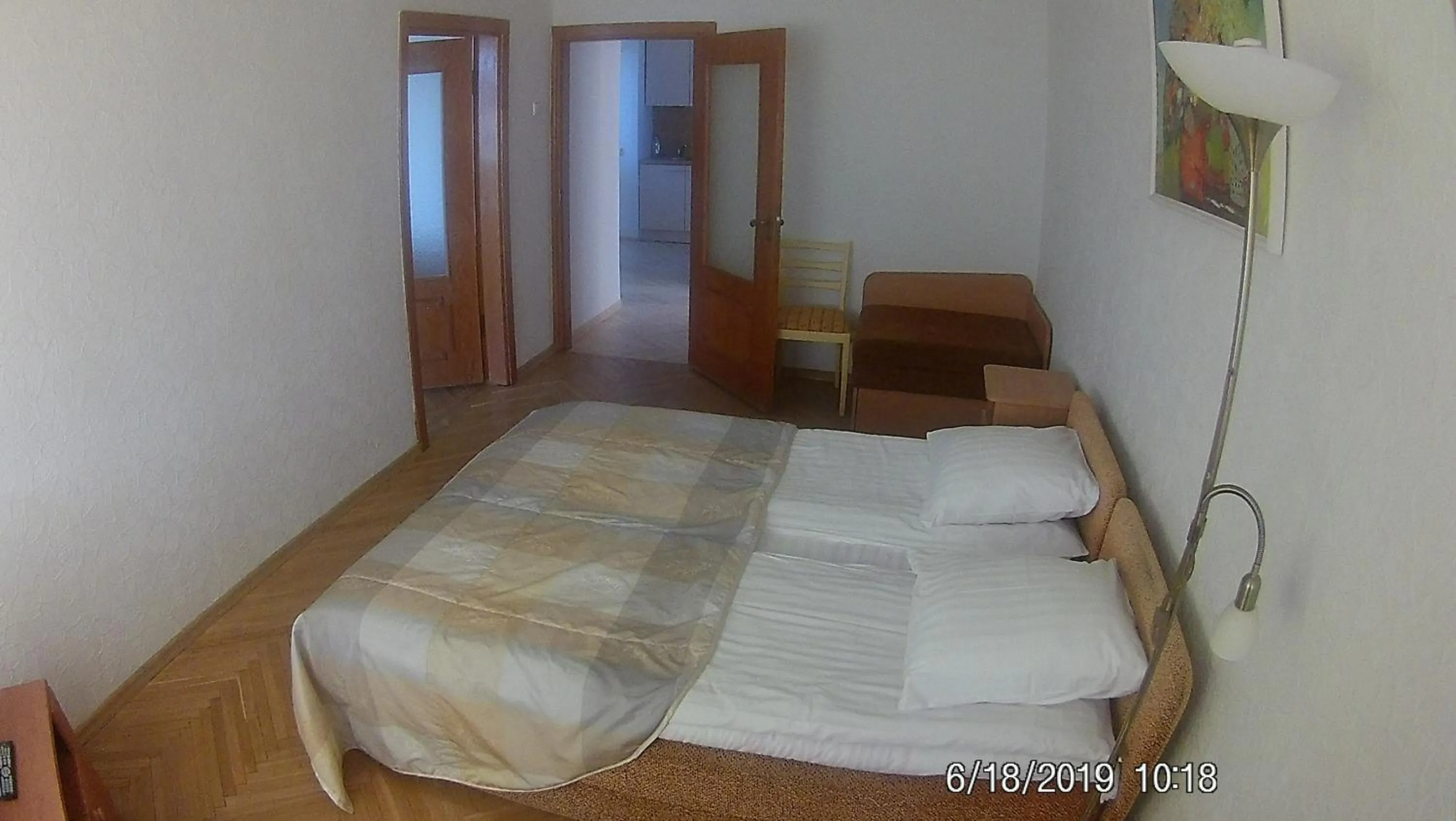 Bedroom, Bed in Family