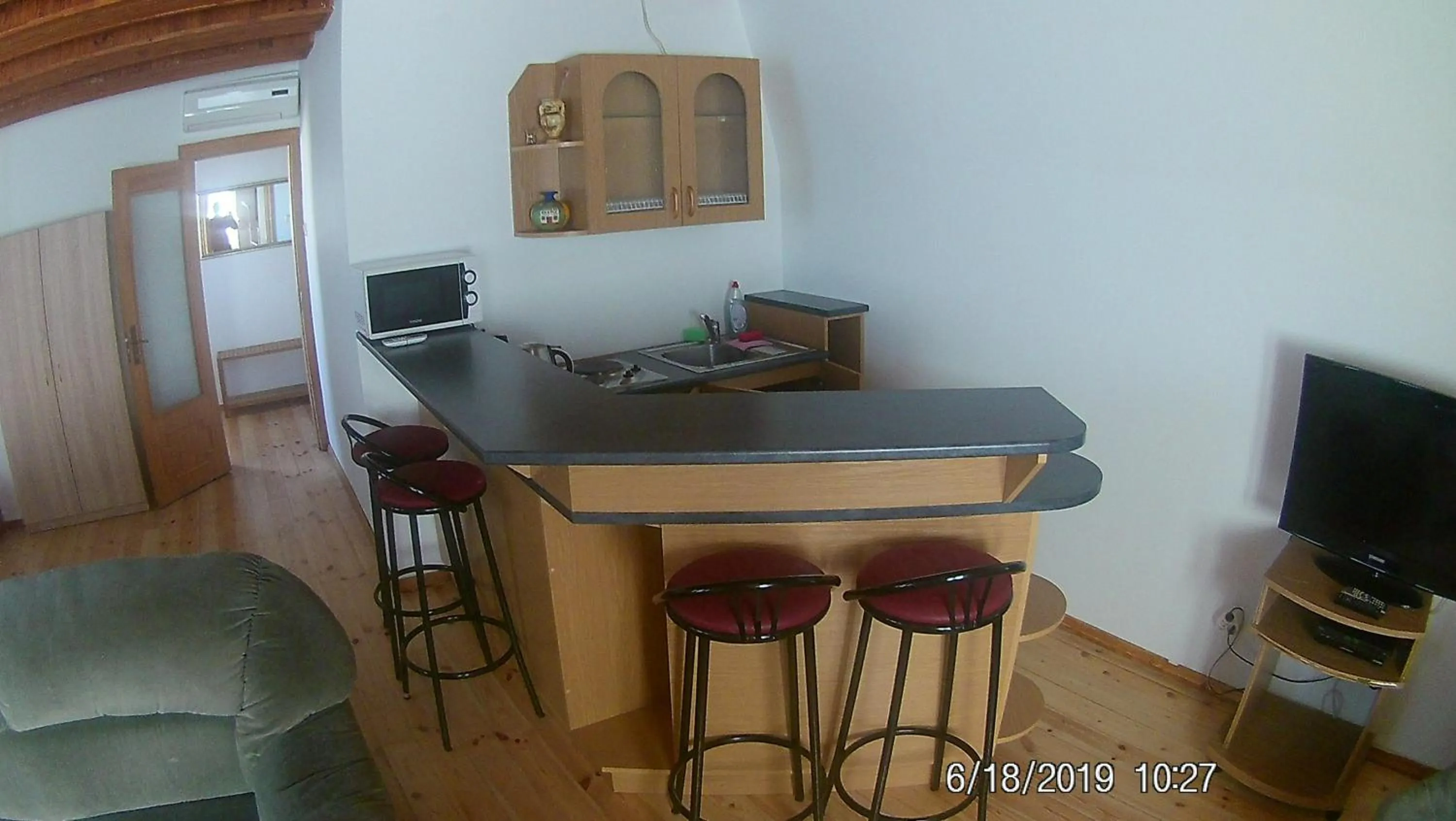 Coffee/tea facilities in Family