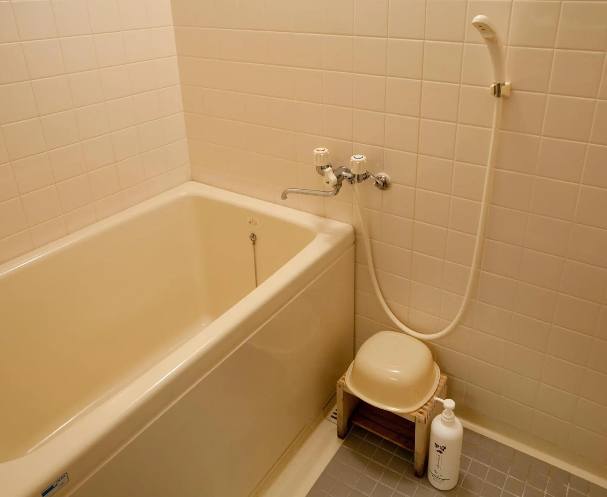 Shower in Arima Onsen Takayamaso Hanano